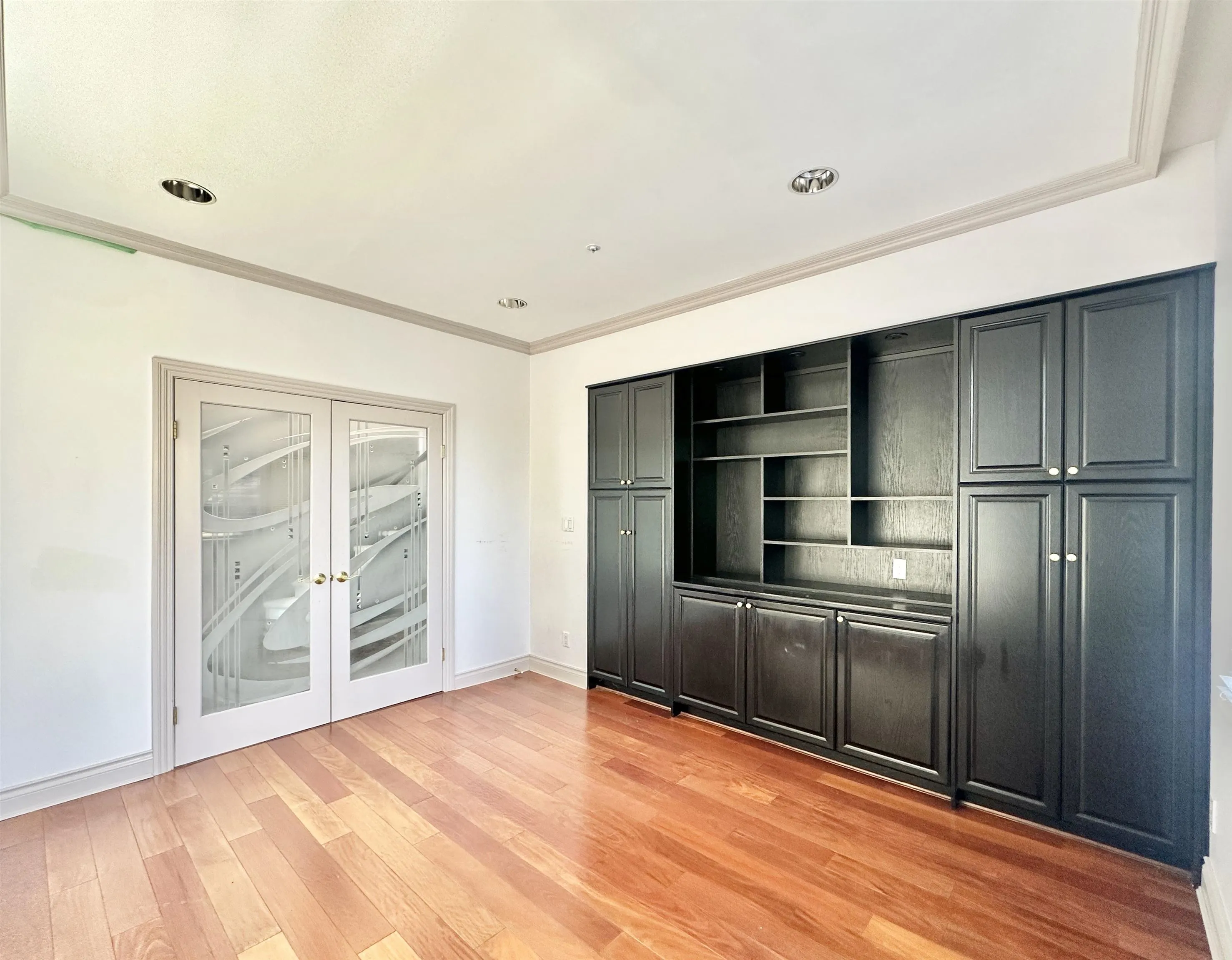 883 W 52 Avenue