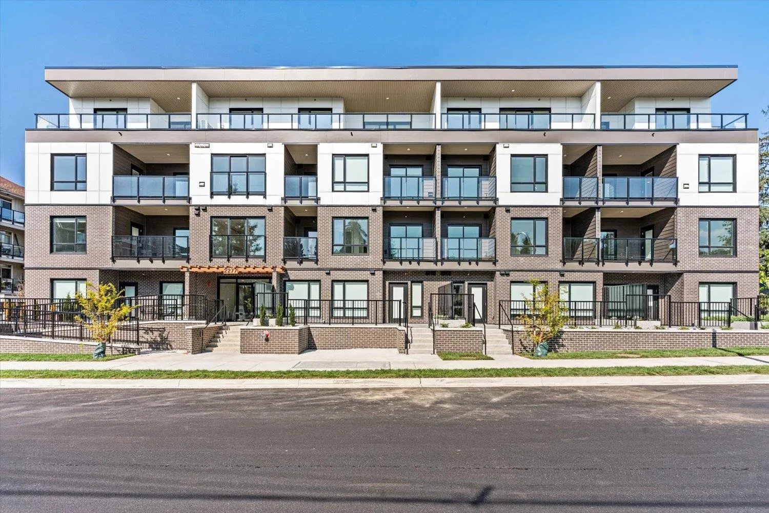 2277 Hawthorne Avenue #204