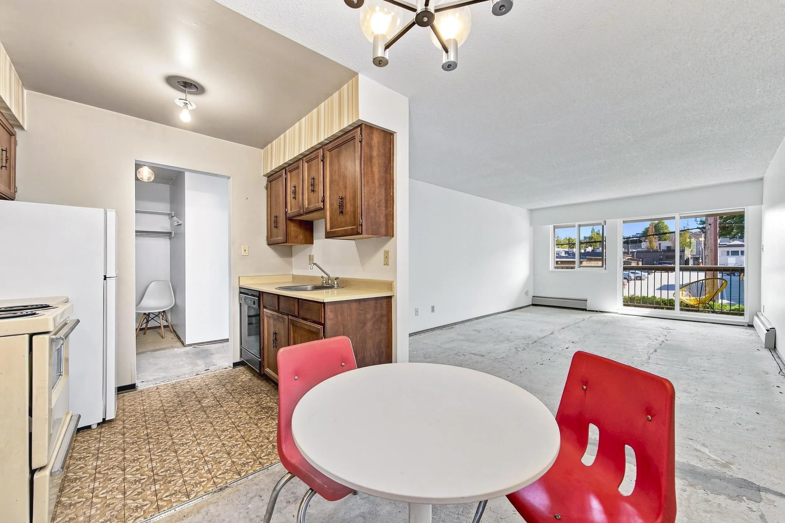 1825 W 8th Avenue #205