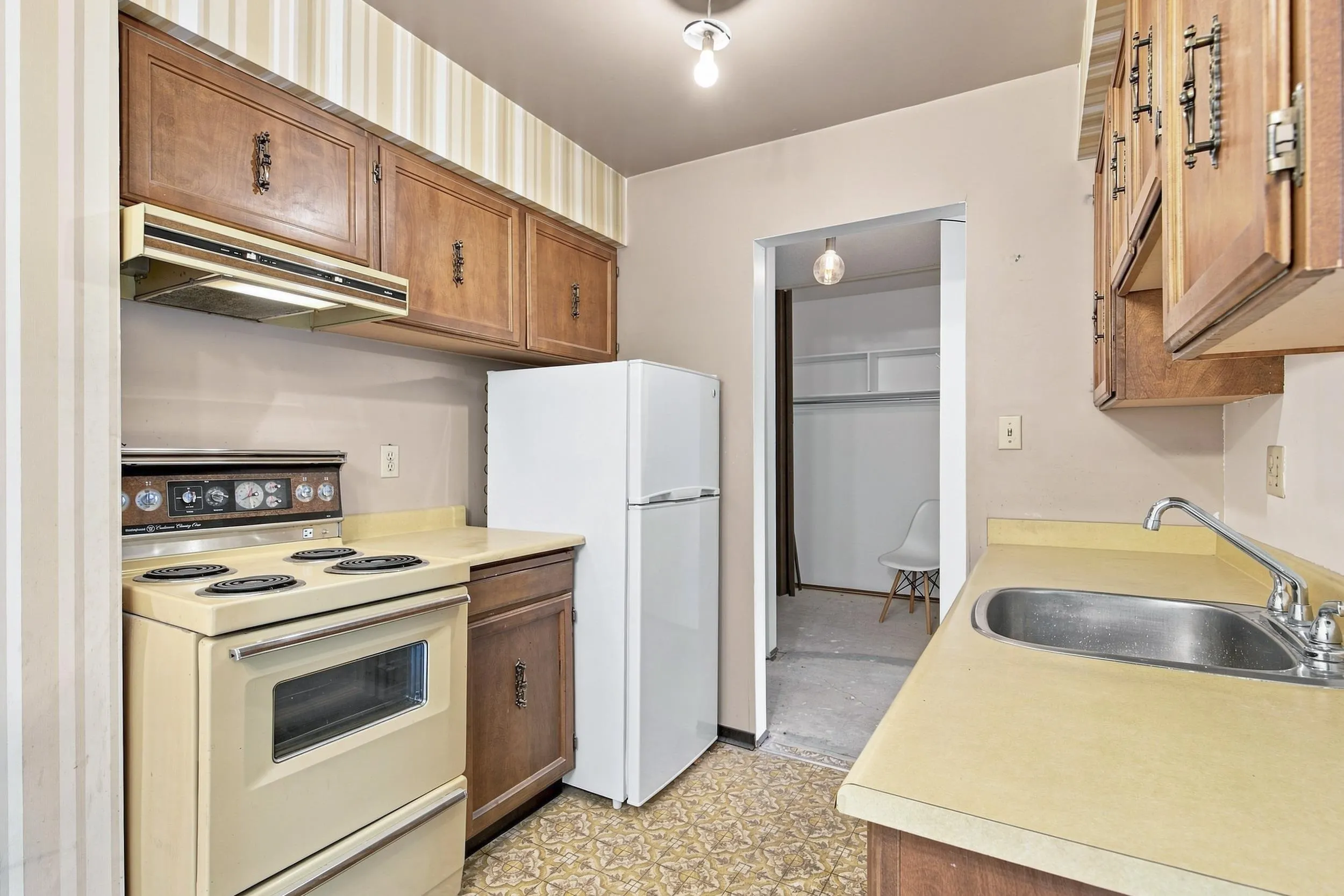 1825 W 8th Avenue #205