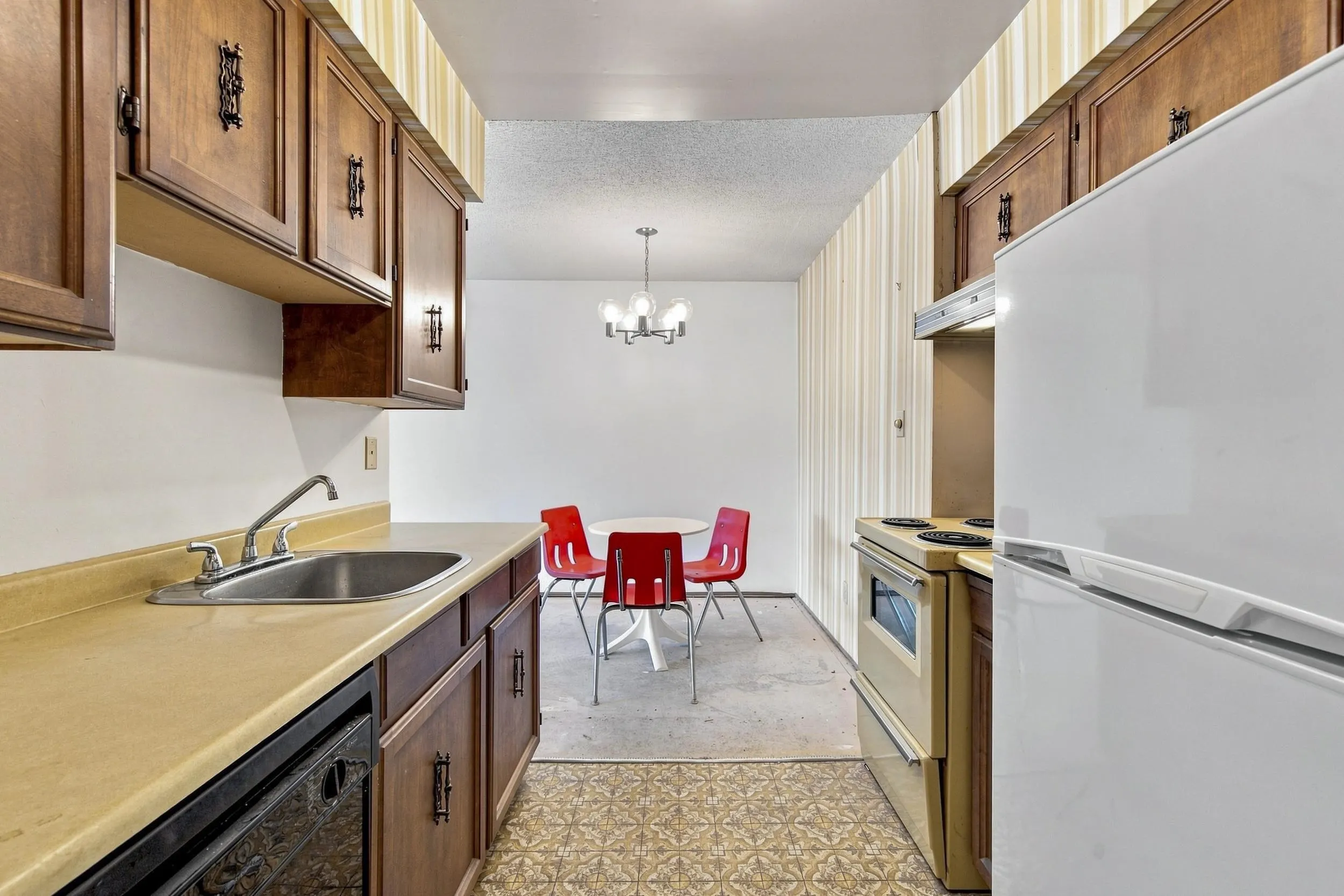 1825 W 8th Avenue #205