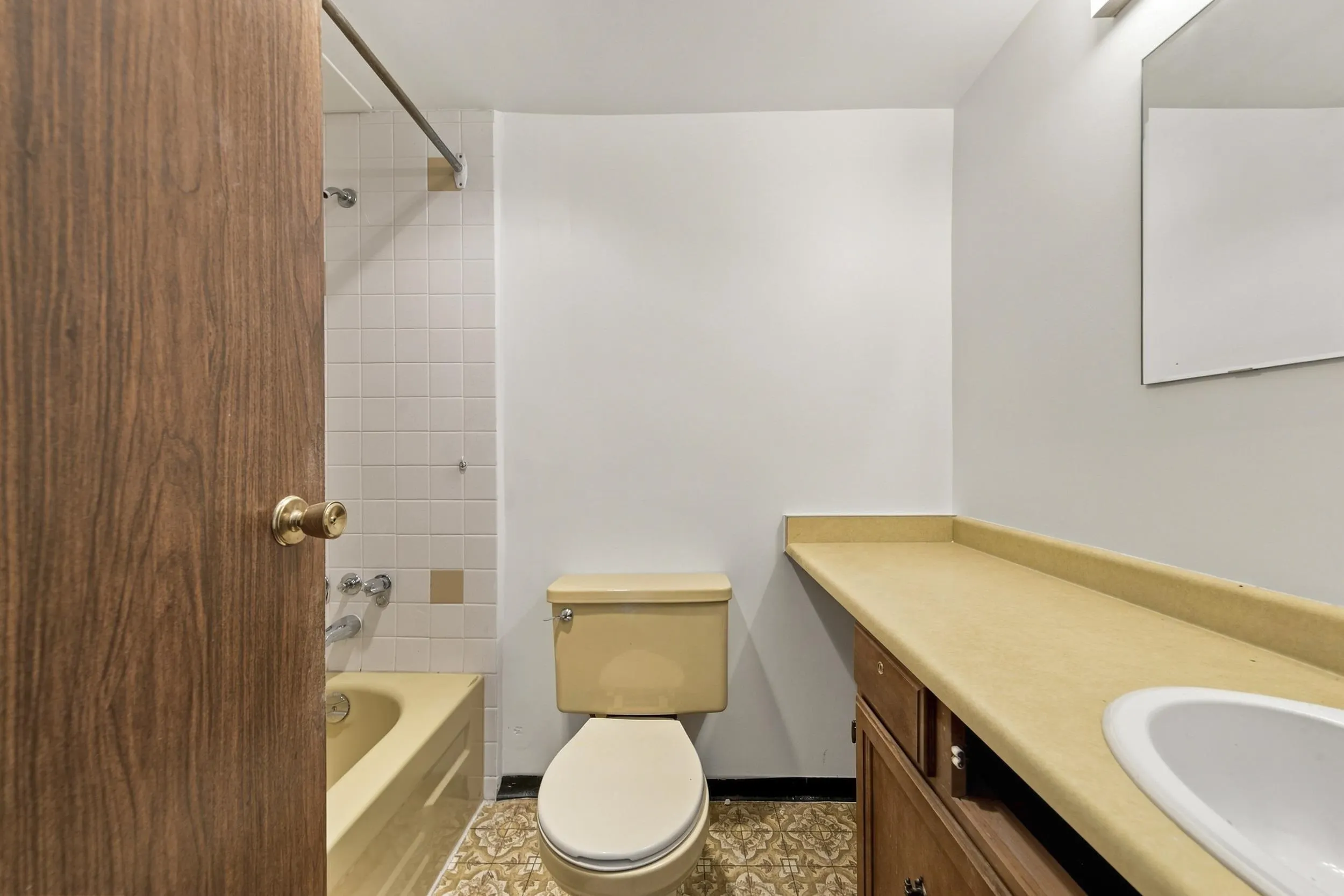1825 W 8th Avenue #205