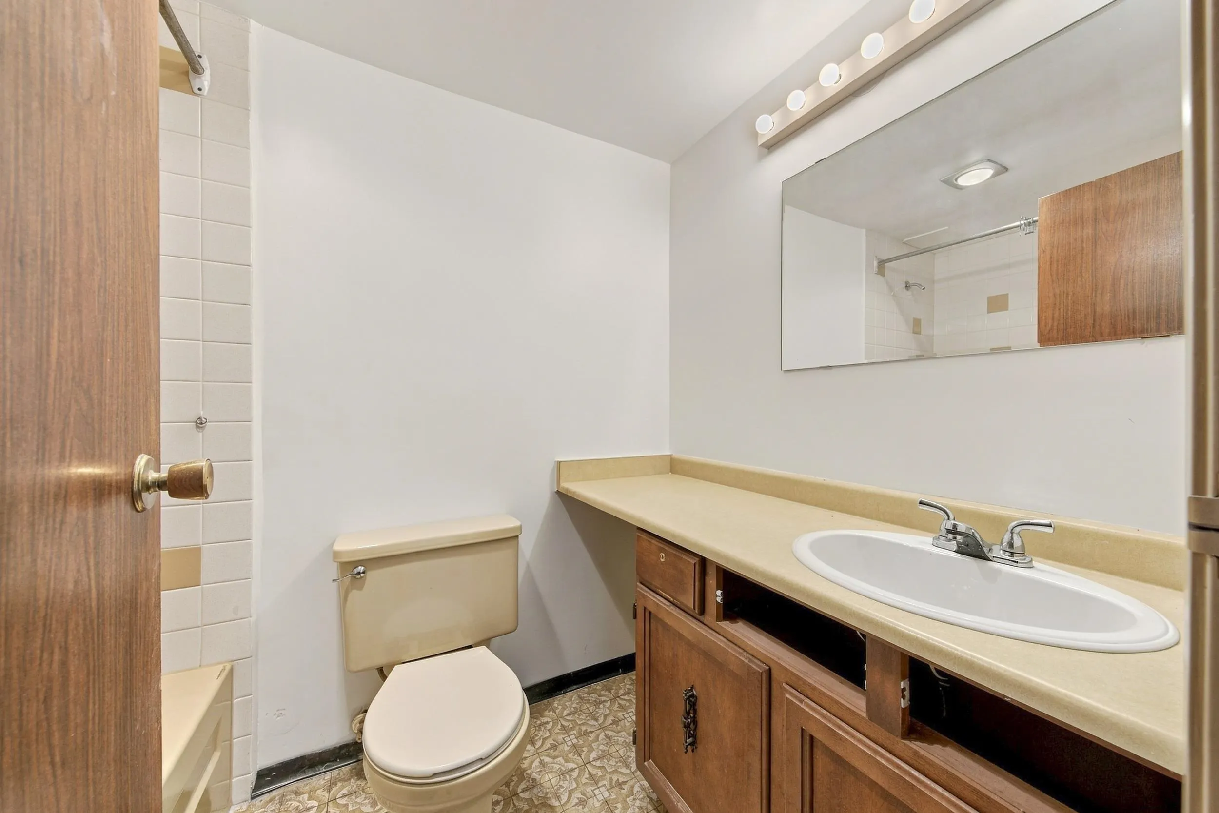 1825 W 8th Avenue #205