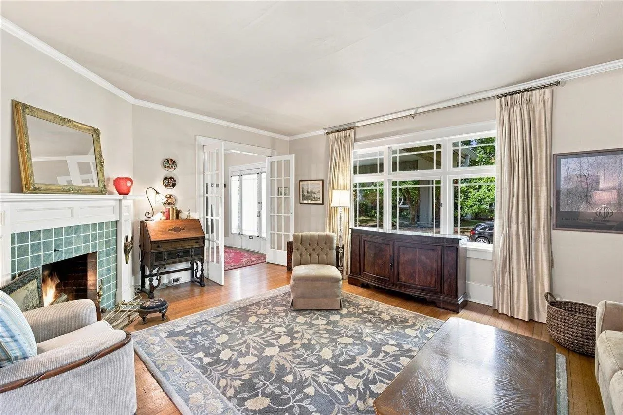 6048 Elm Street