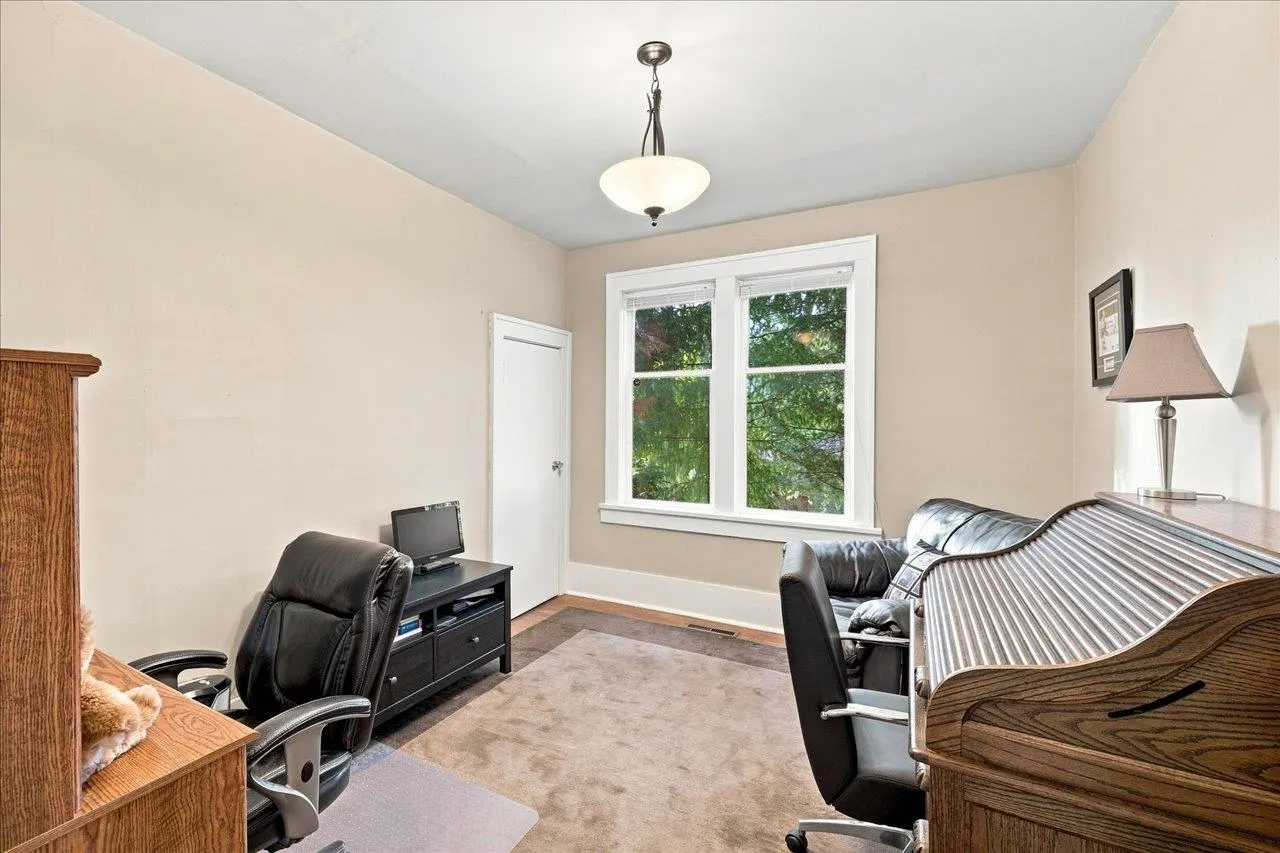 6048 Elm Street