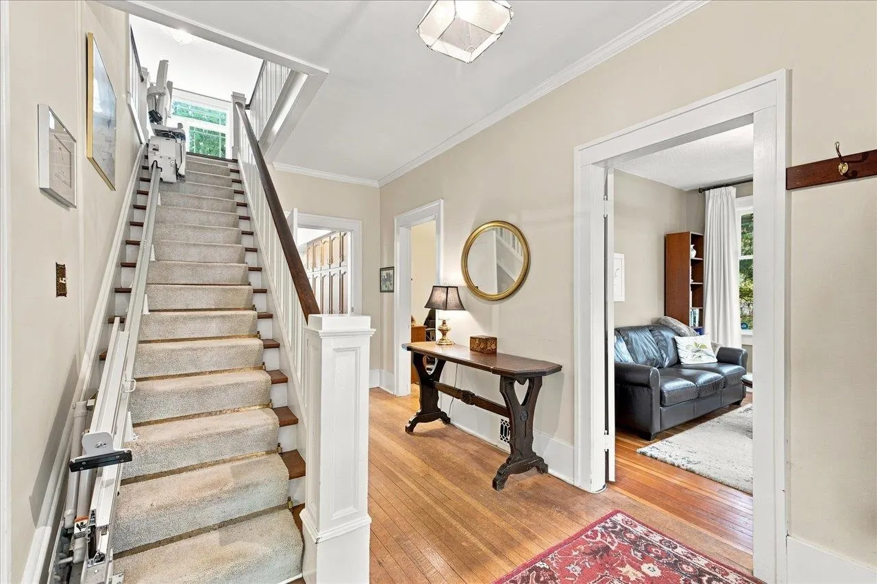 6048 Elm Street