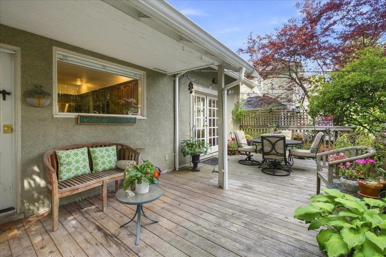 6048 Elm Street
