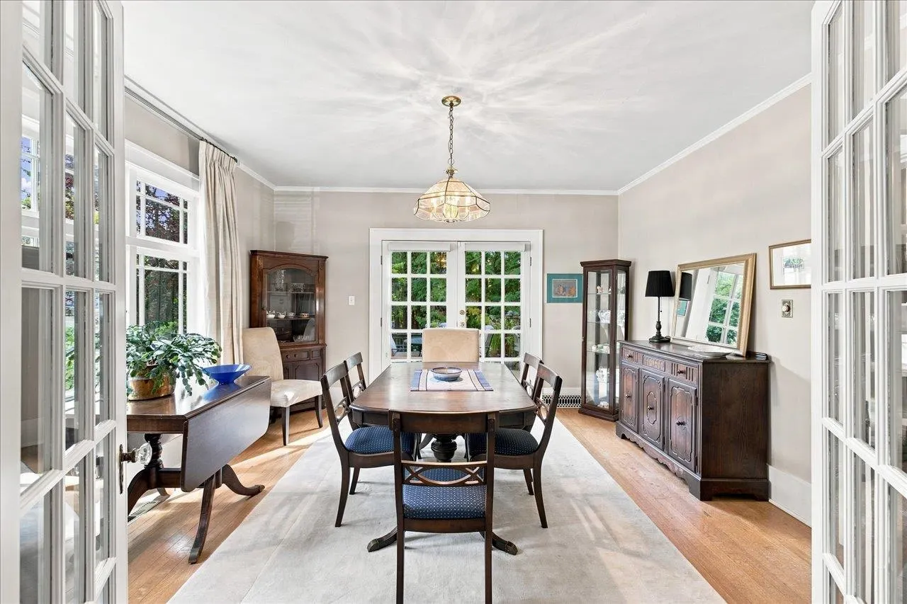 6048 Elm Street