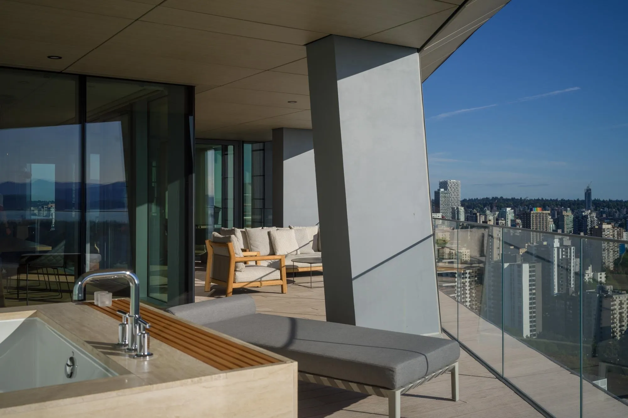 1568 Alberni Street #3703