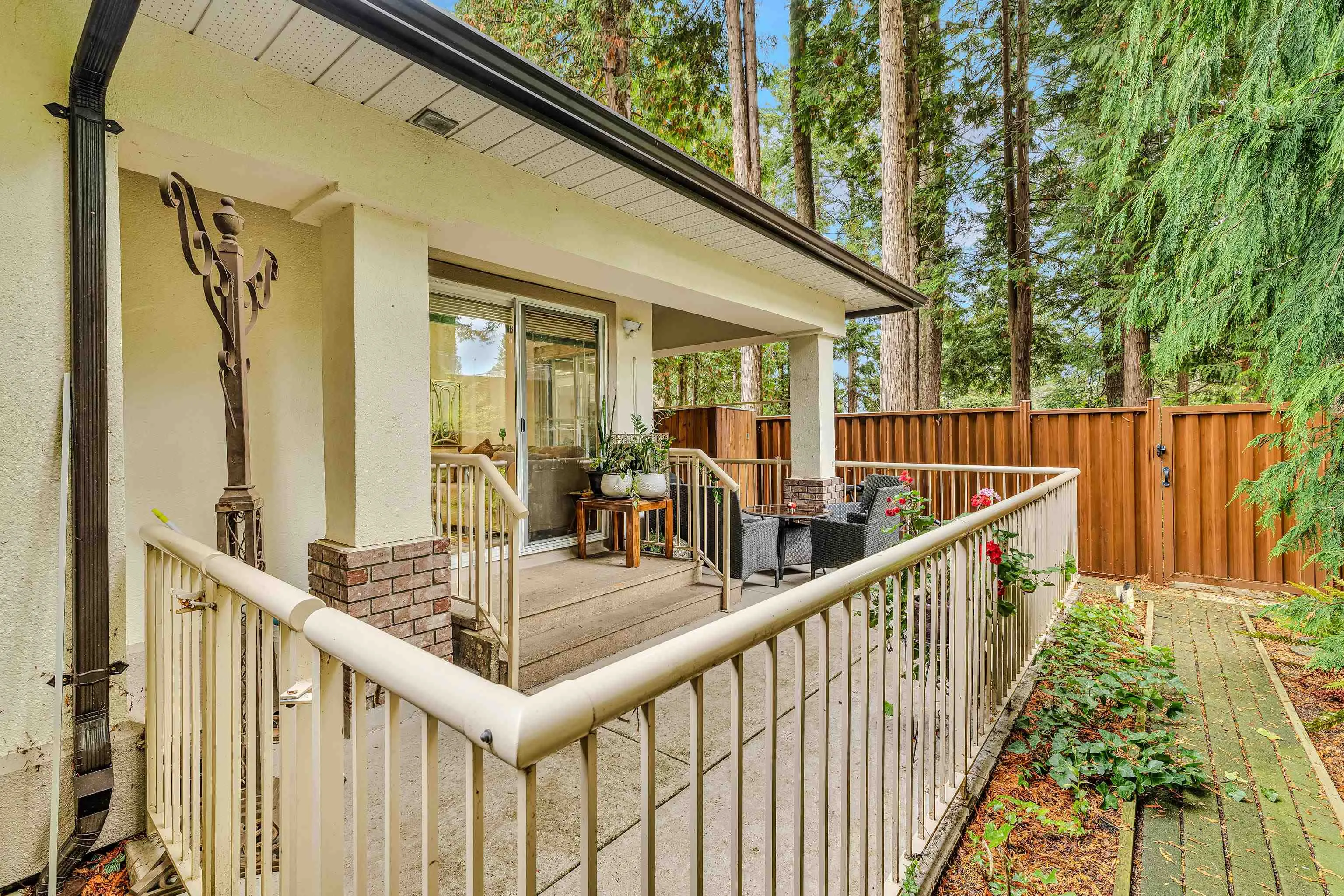 13911 16 Avenue #6