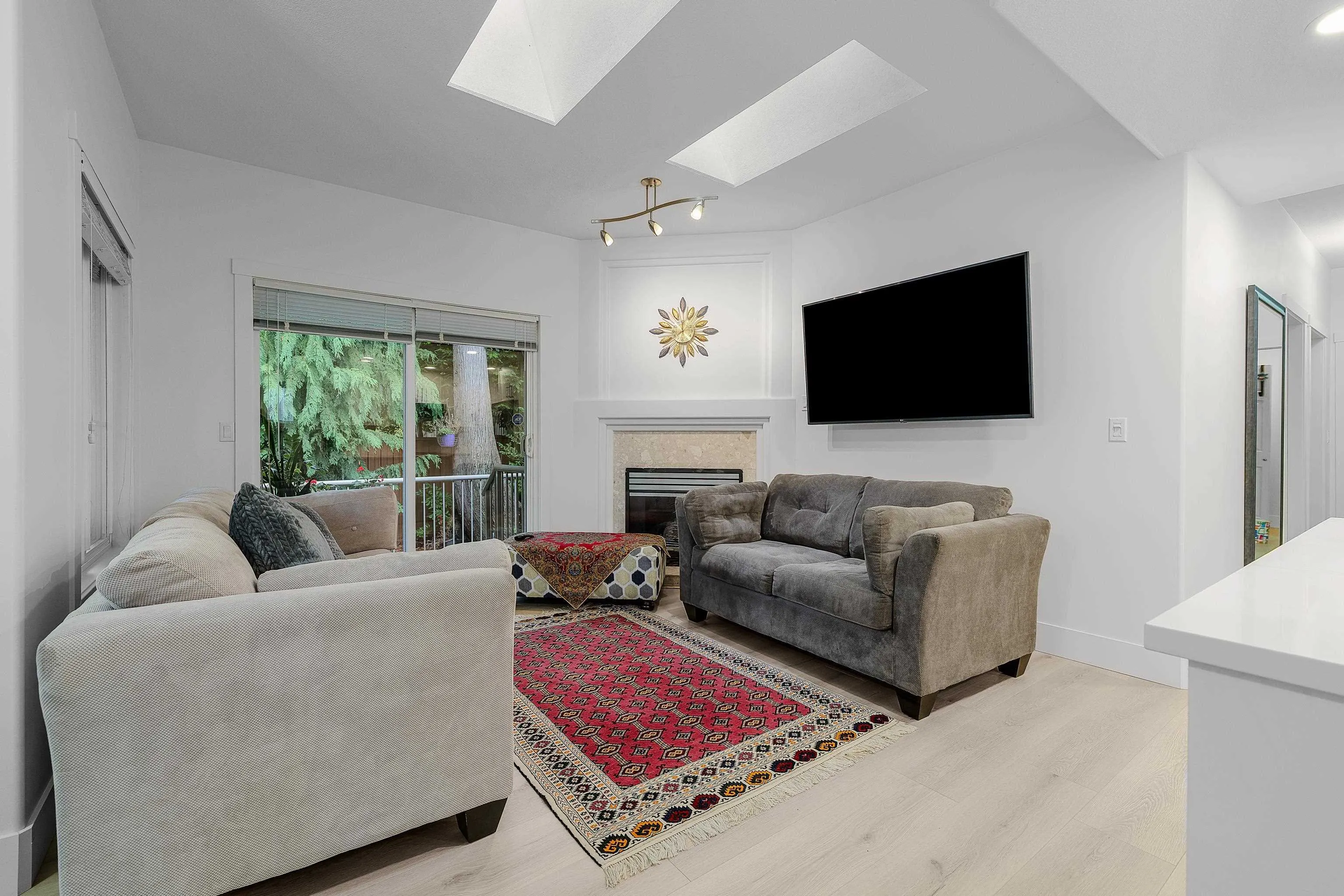 13911 16 Avenue #6