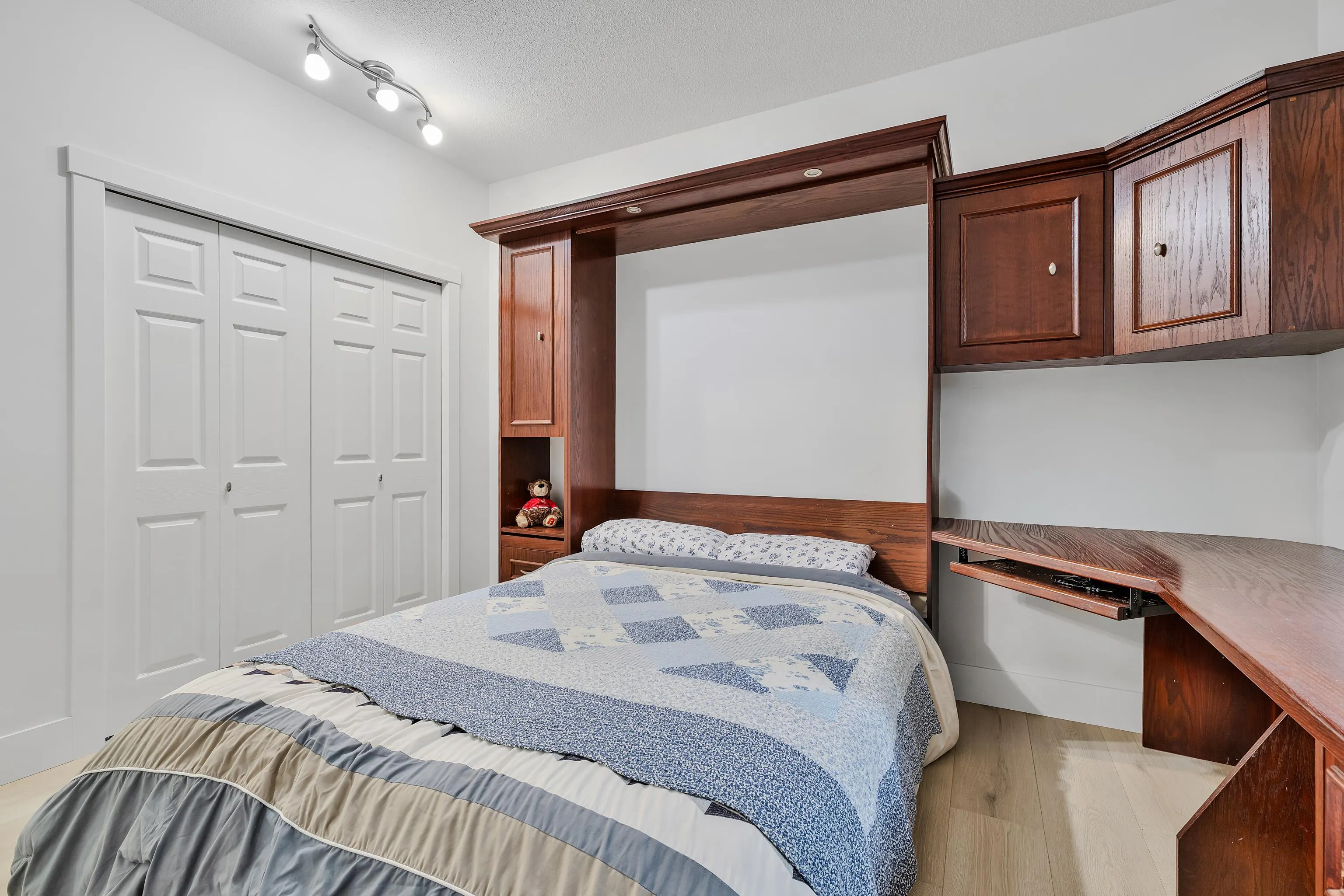 13911 16 Avenue #6
