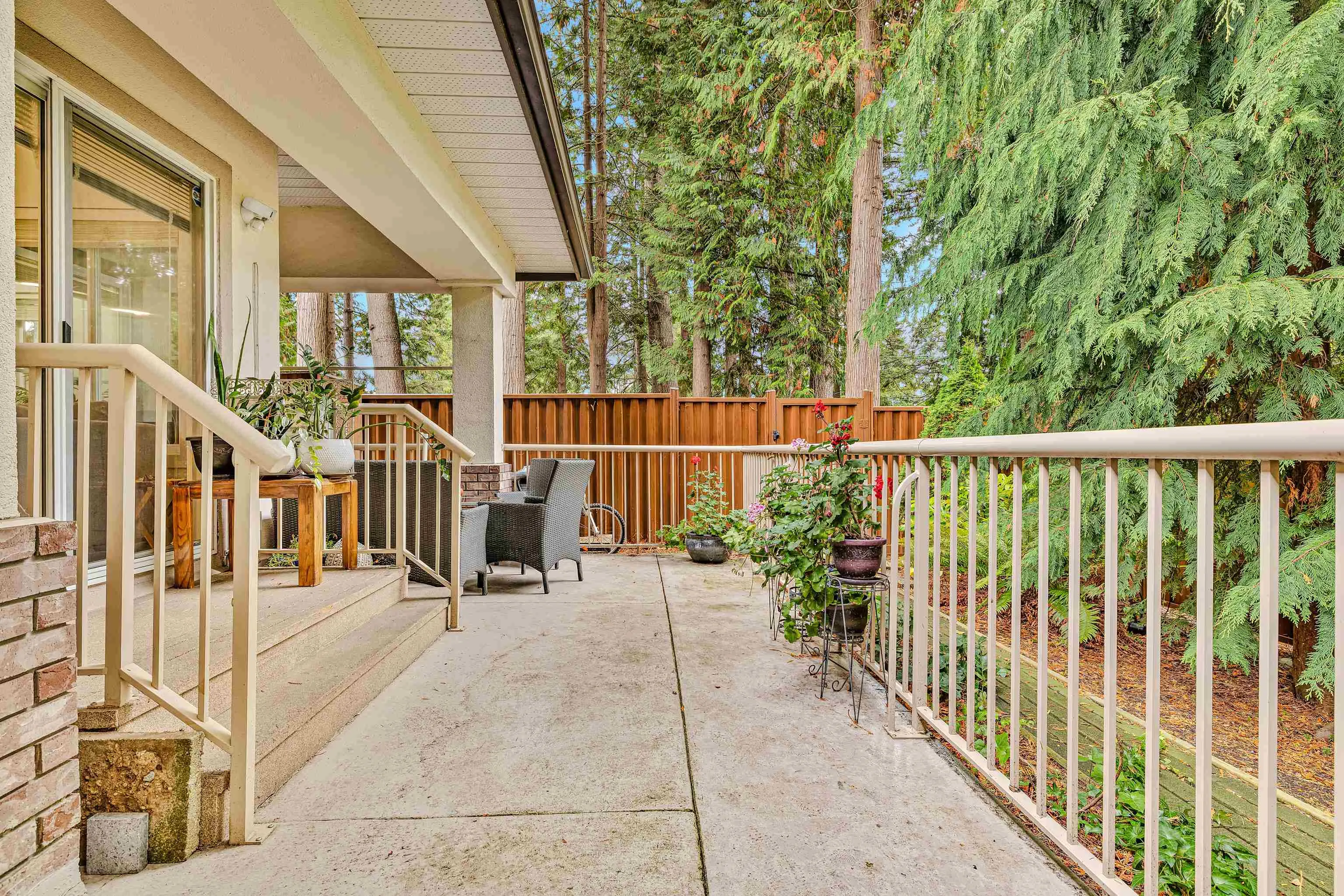 13911 16 Avenue #6
