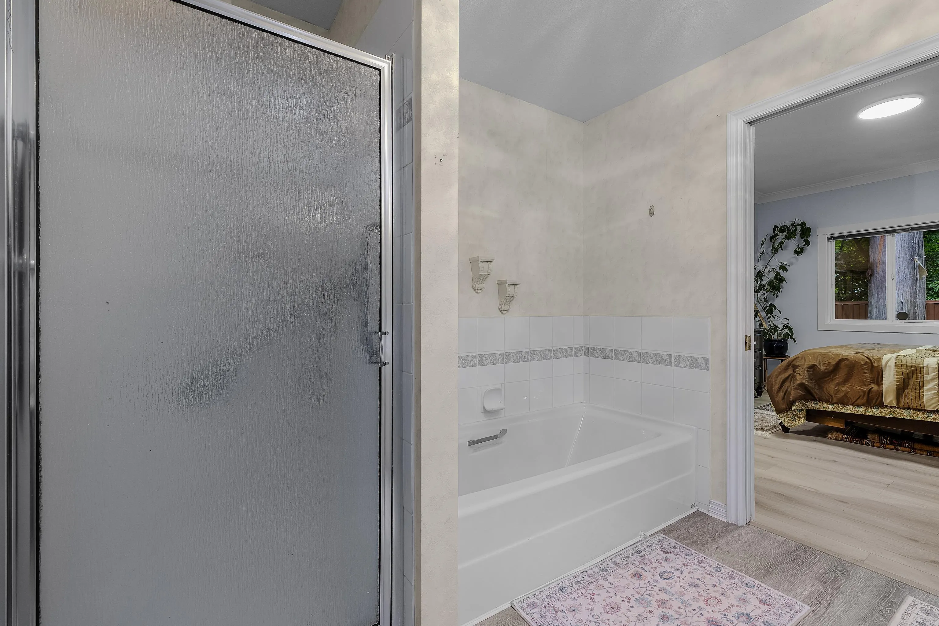 13911 16 Avenue #6