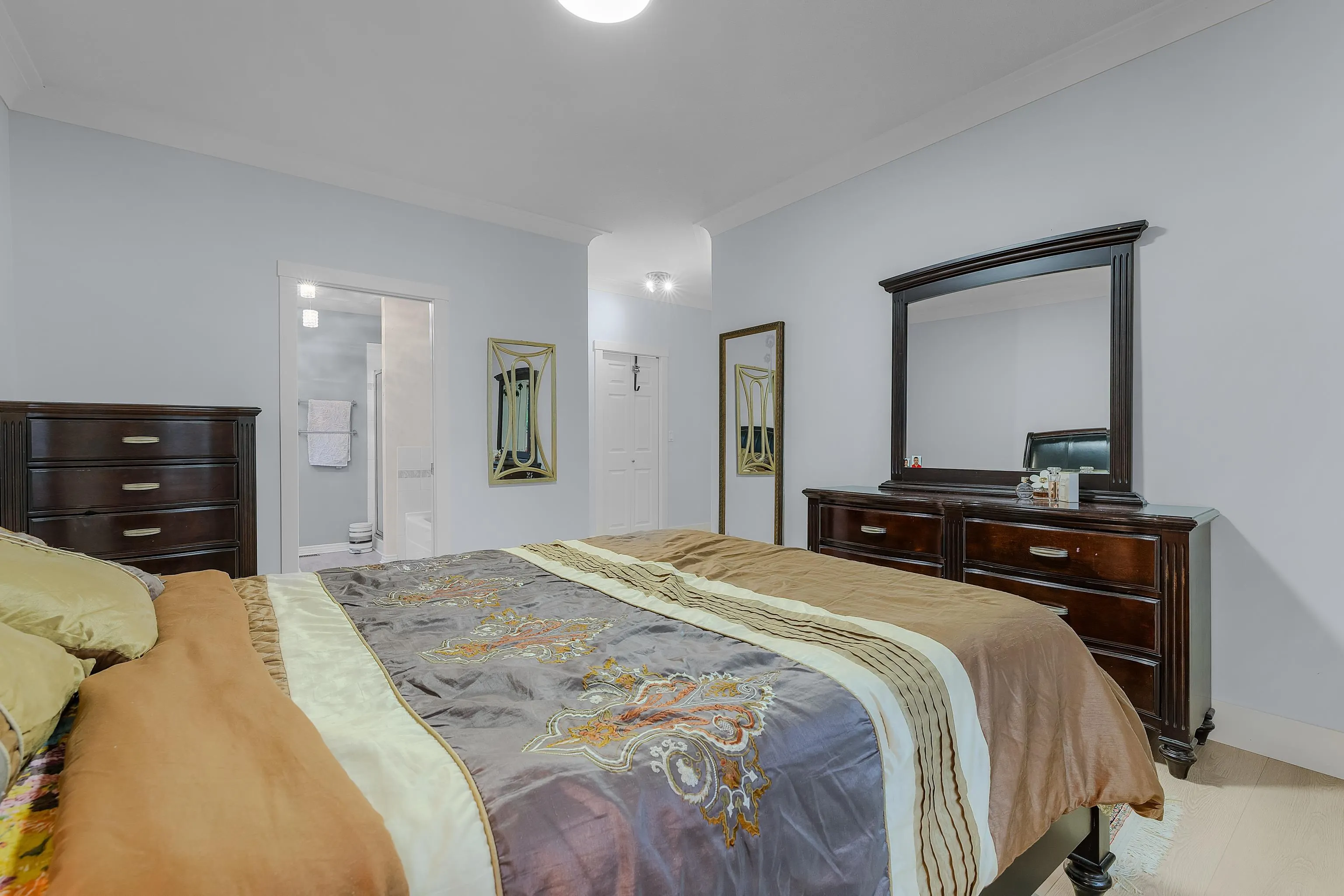 13911 16 Avenue #6