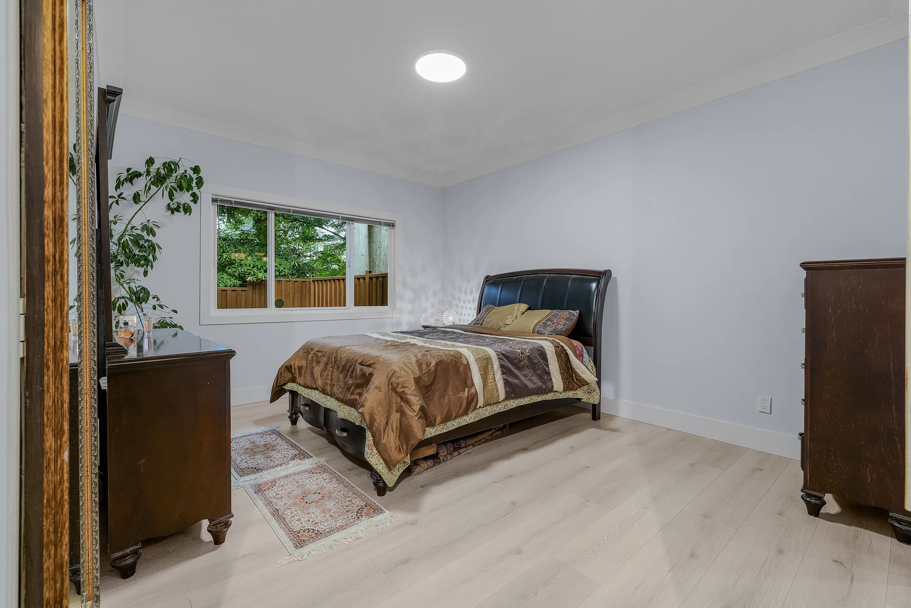 13911 16 Avenue #6
