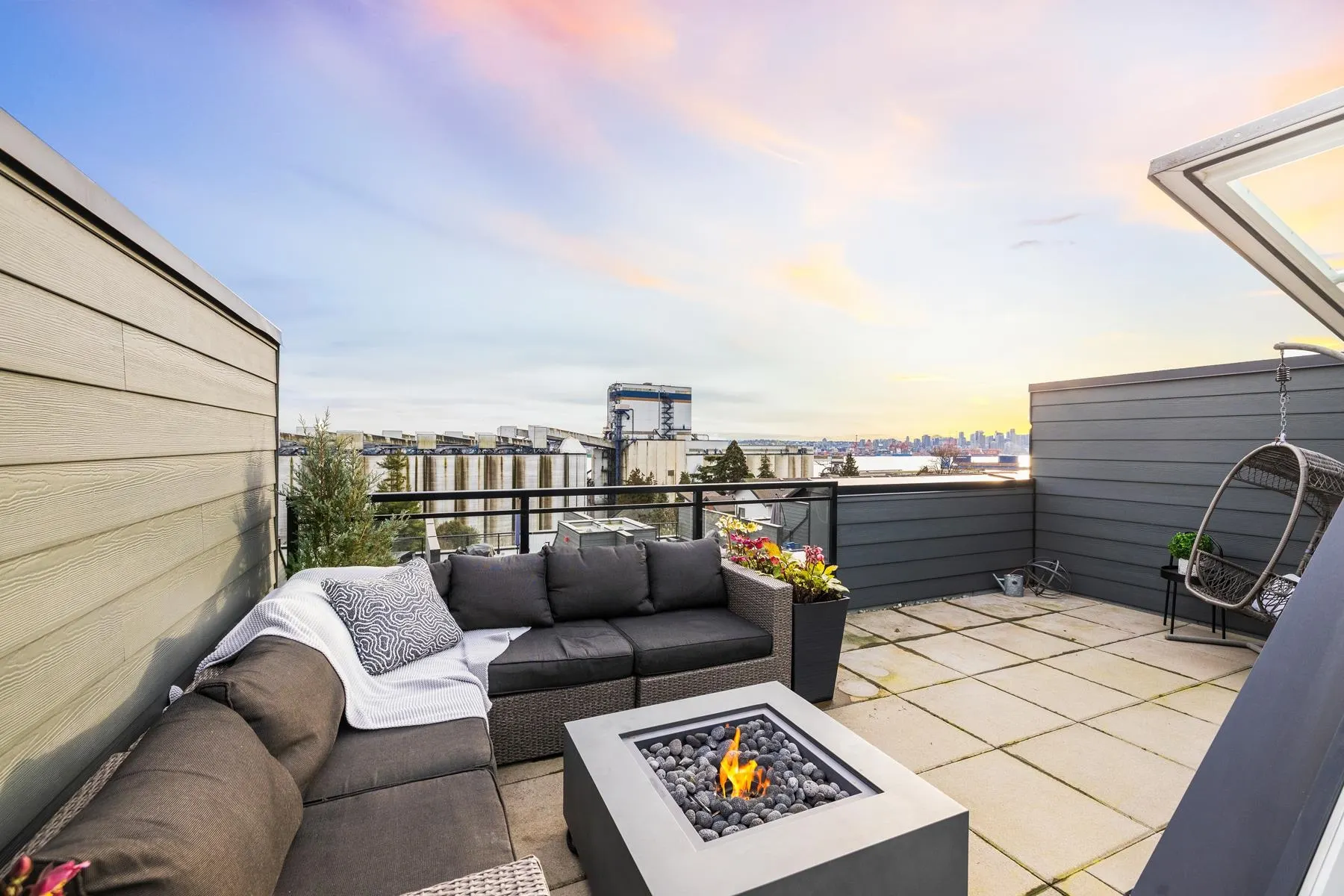545 E 2nd Street #444