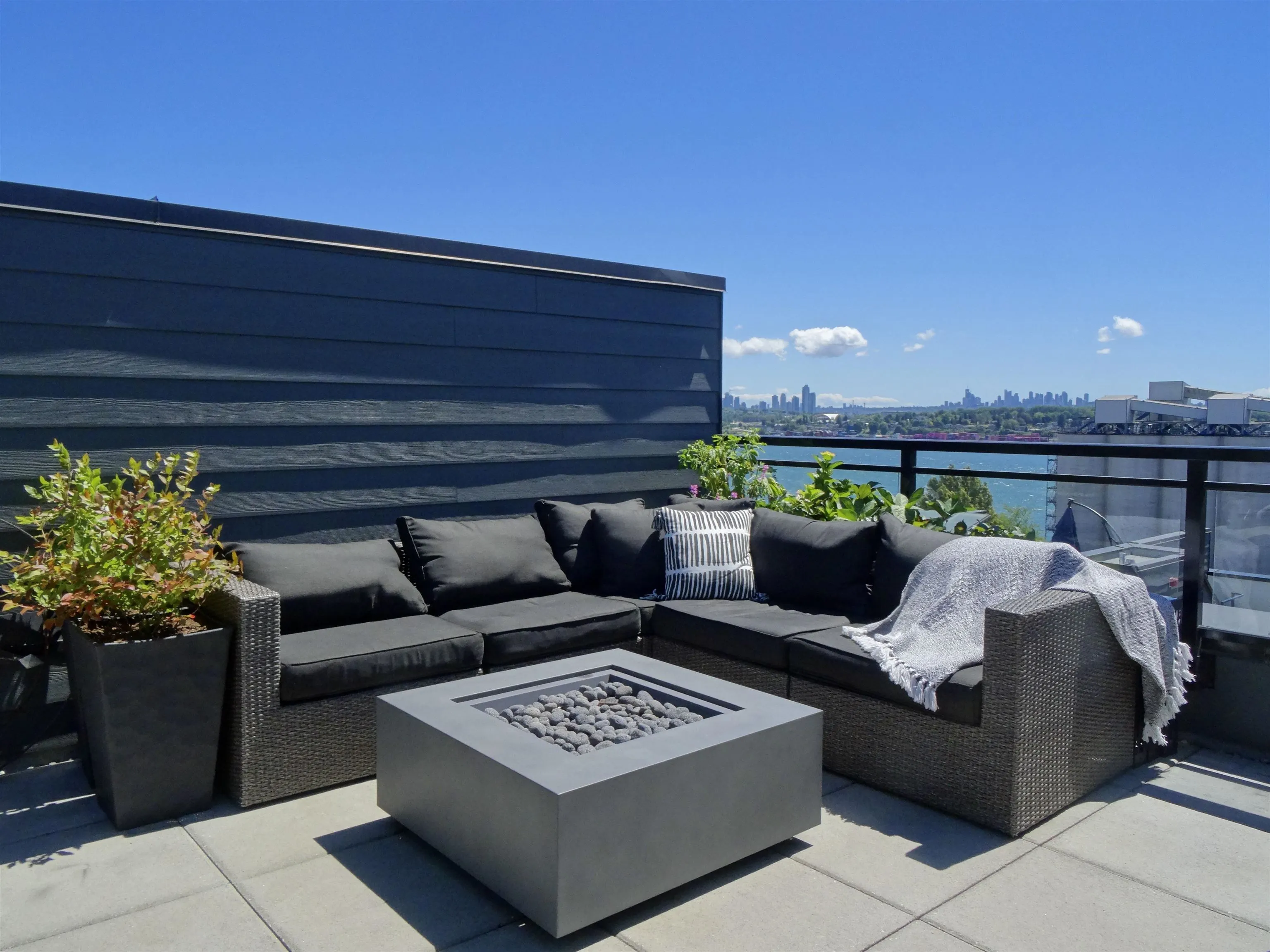 545 E 2nd Street #444