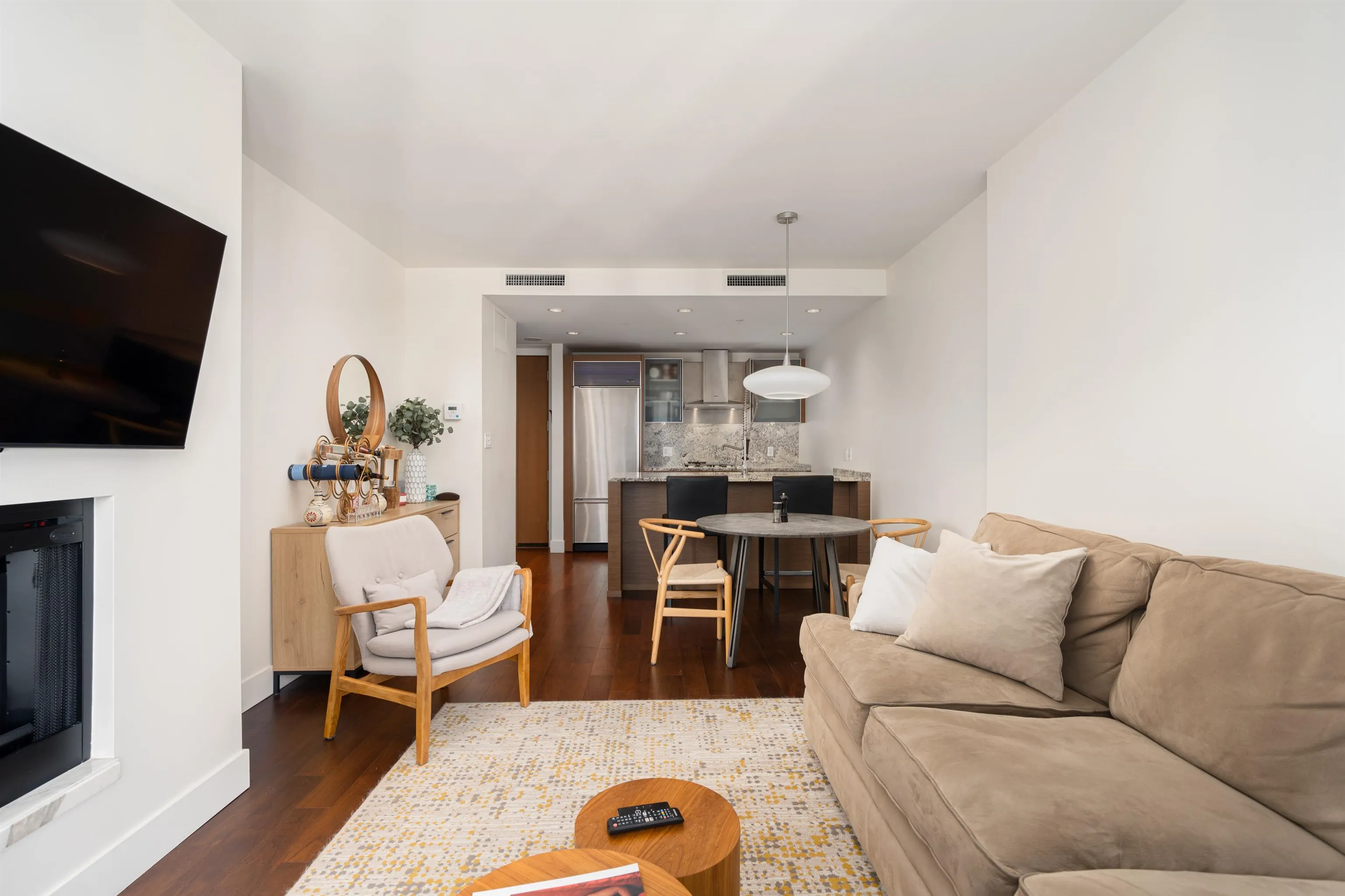 1111 Alberni Street #2704