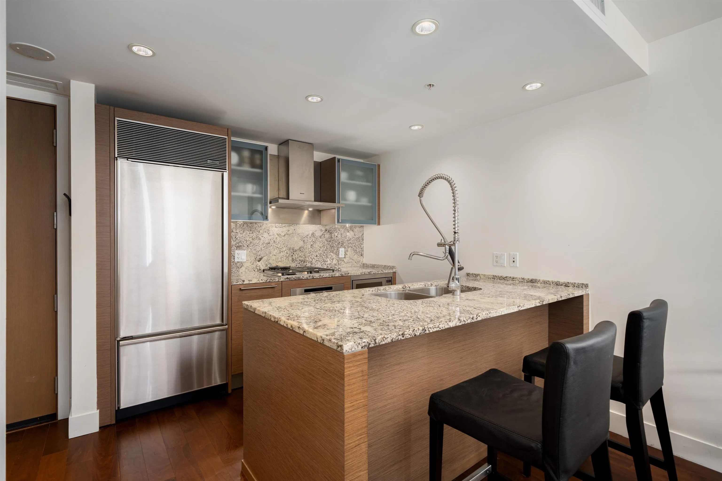 1111 Alberni Street #2704