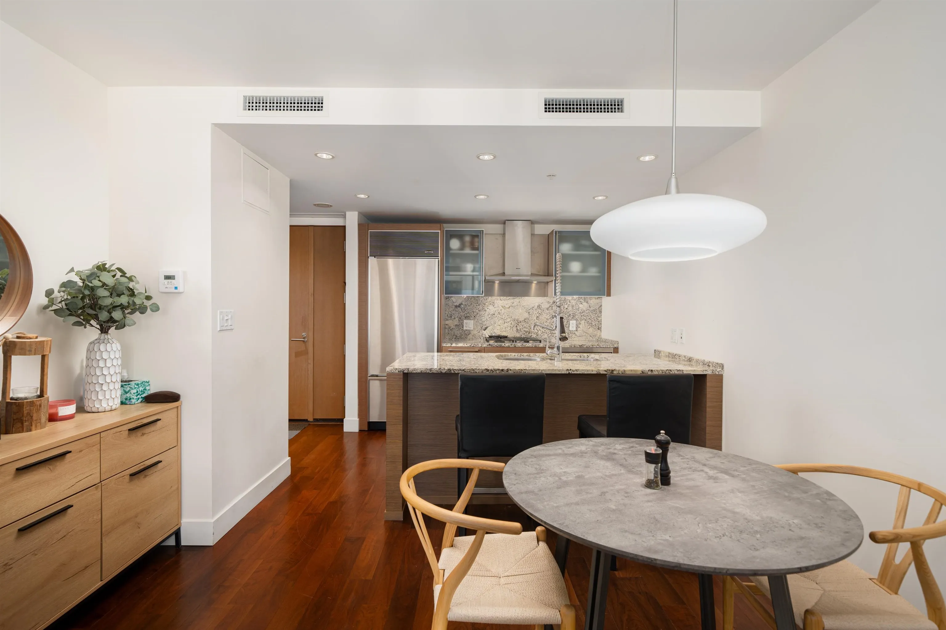 1111 Alberni Street #2704