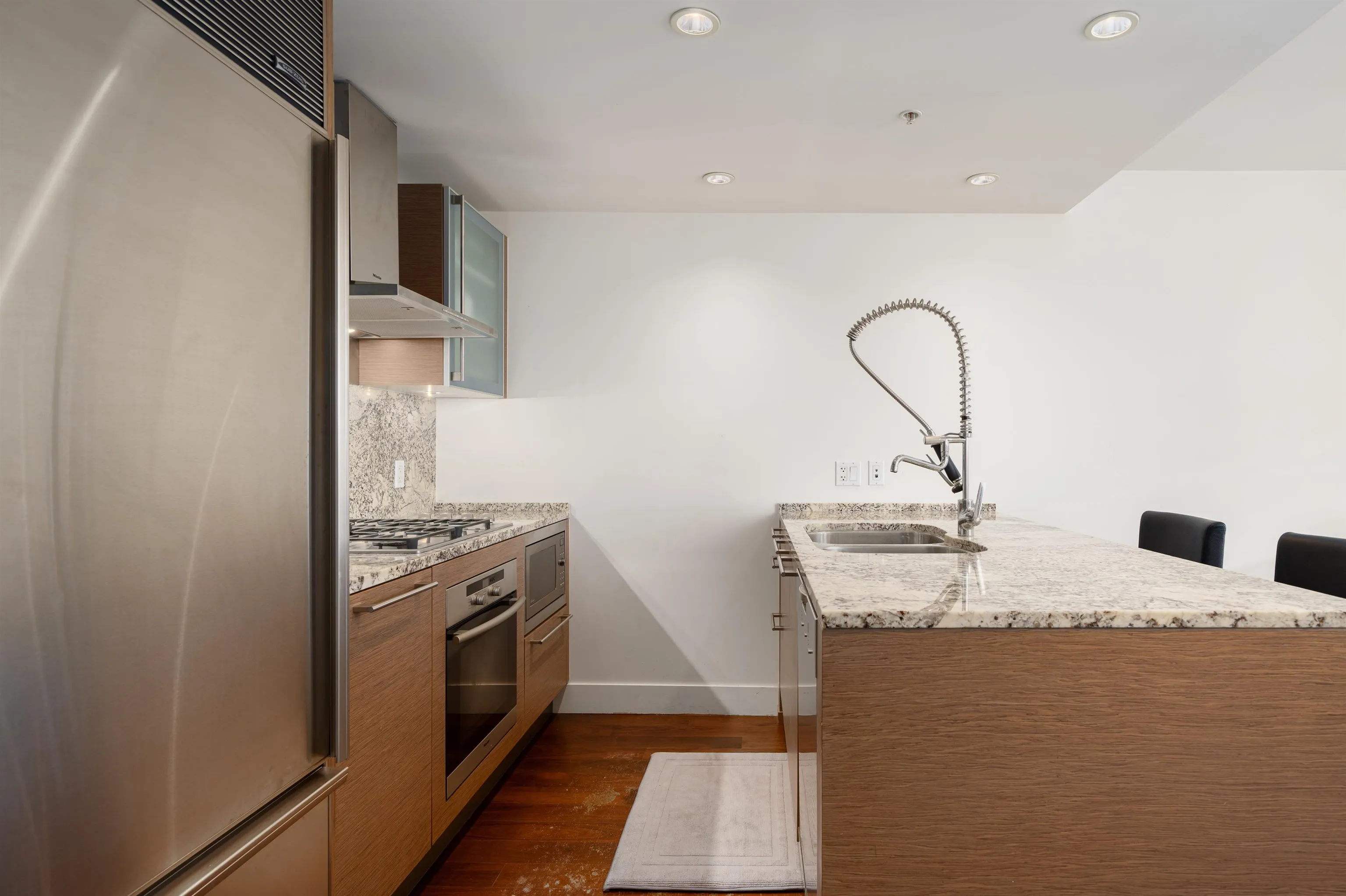 1111 Alberni Street #2704