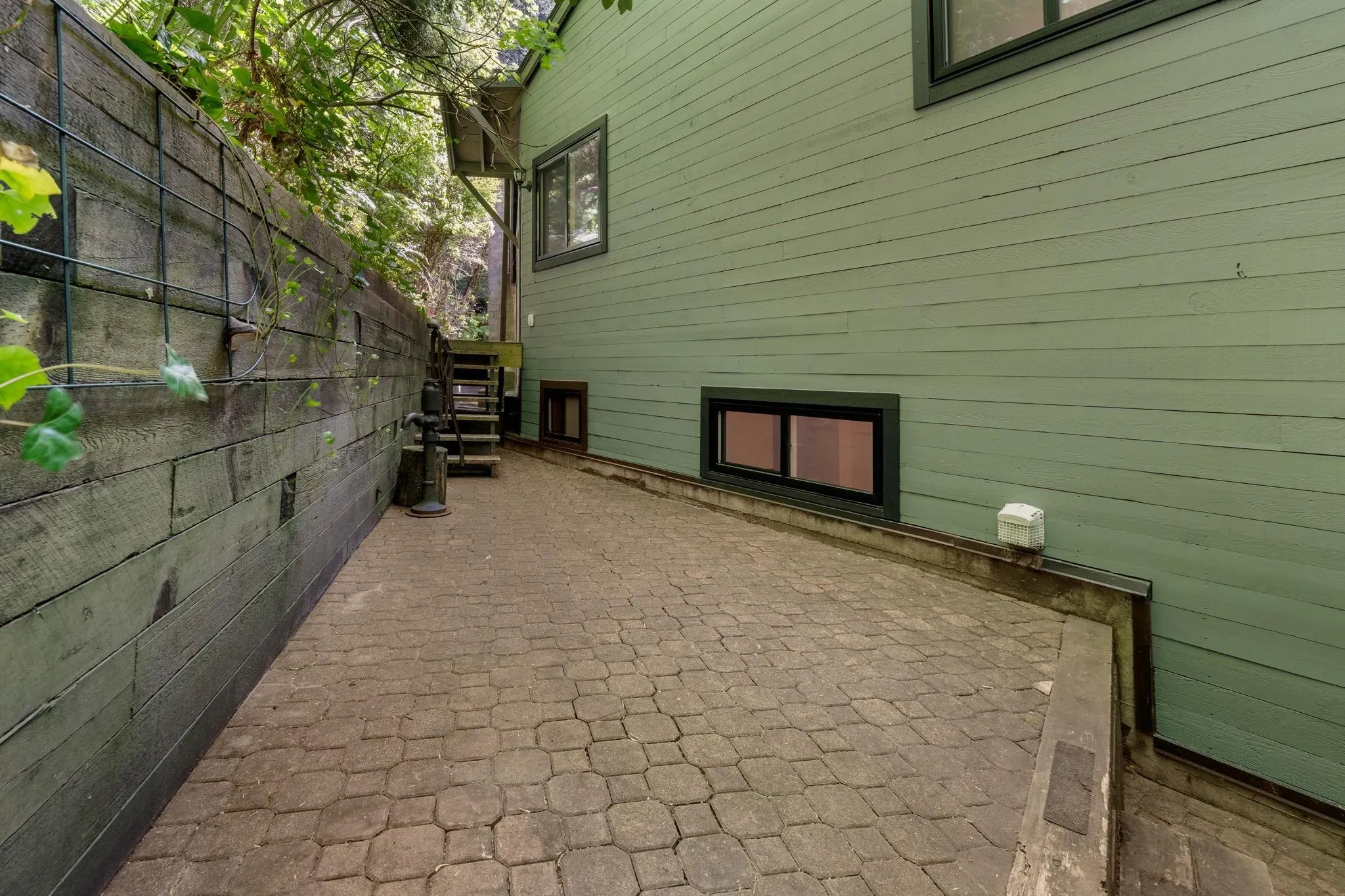 2086 Rivergrove Place