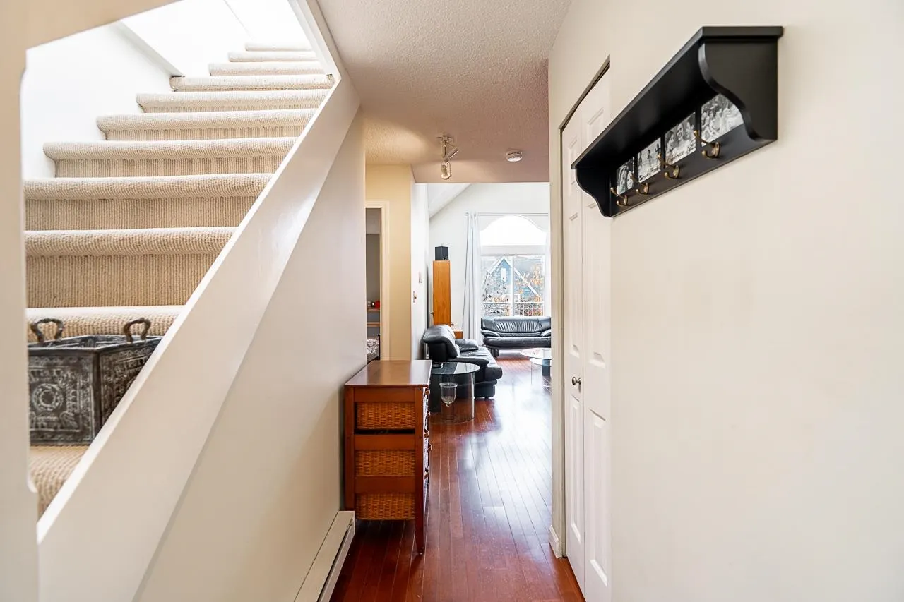592 W 16th Avenue