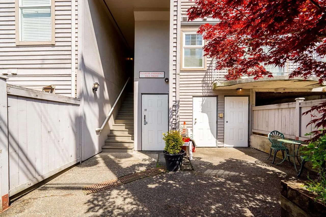 592 W 16th Avenue