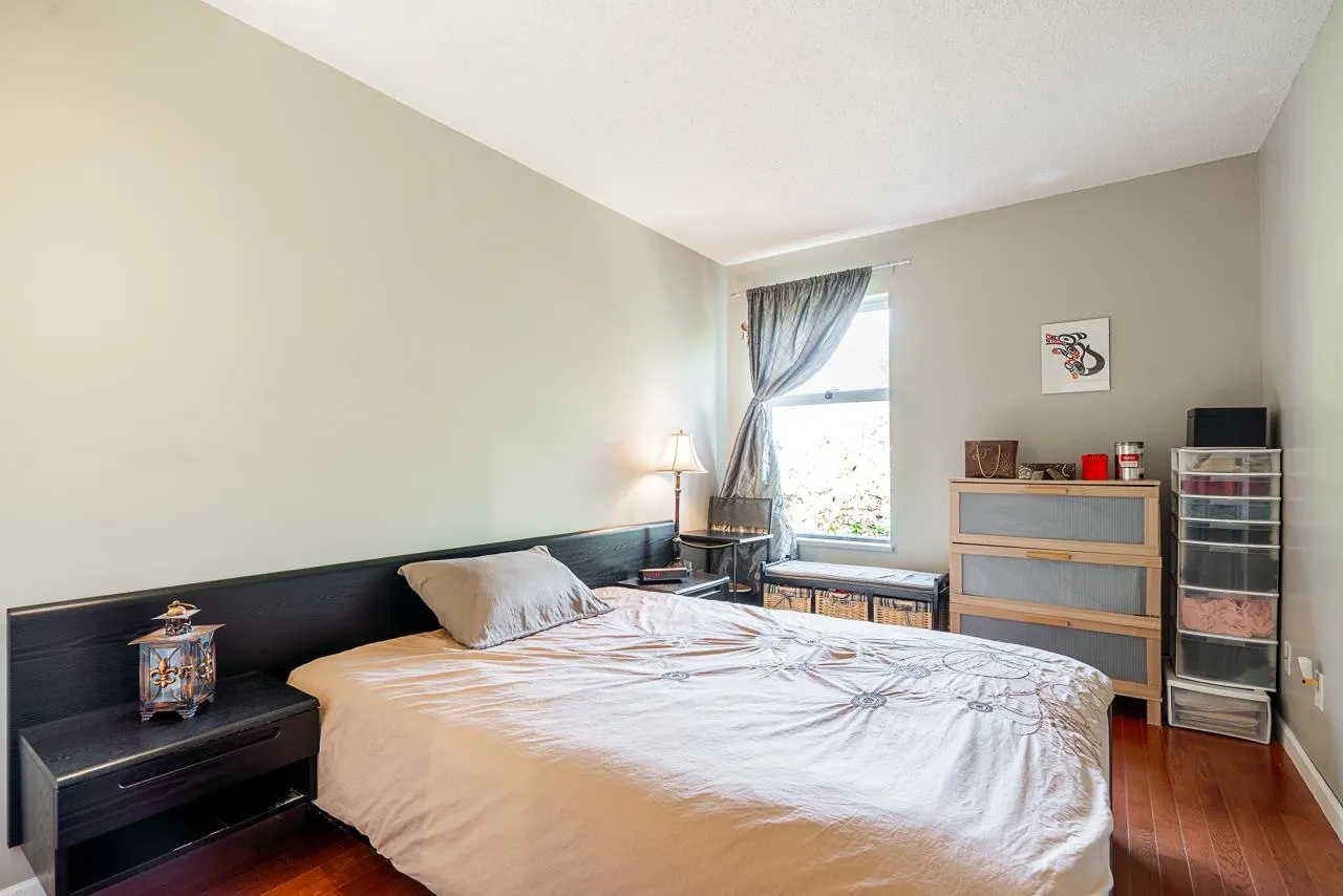 592 W 16th Avenue