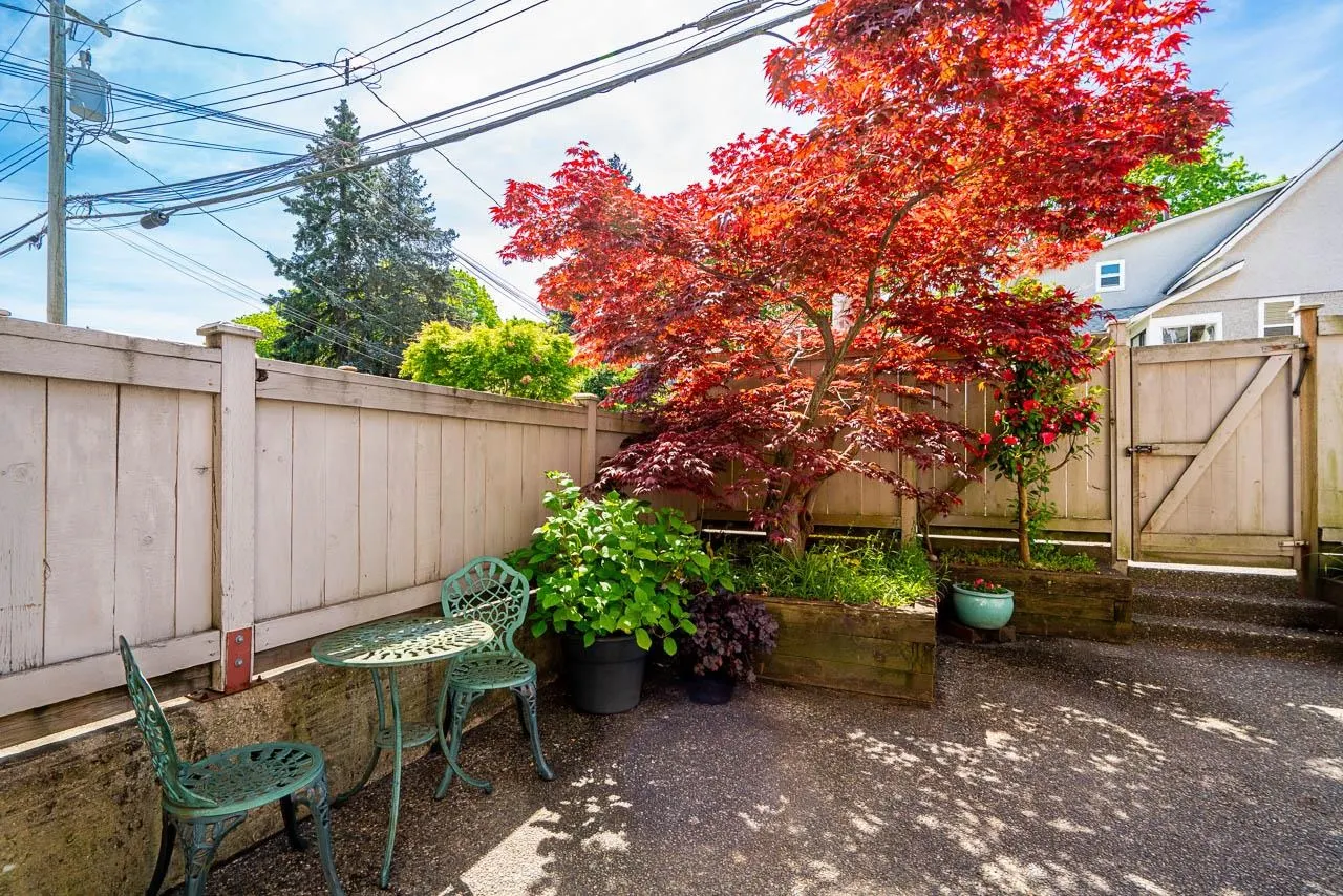 592 W 16th Avenue