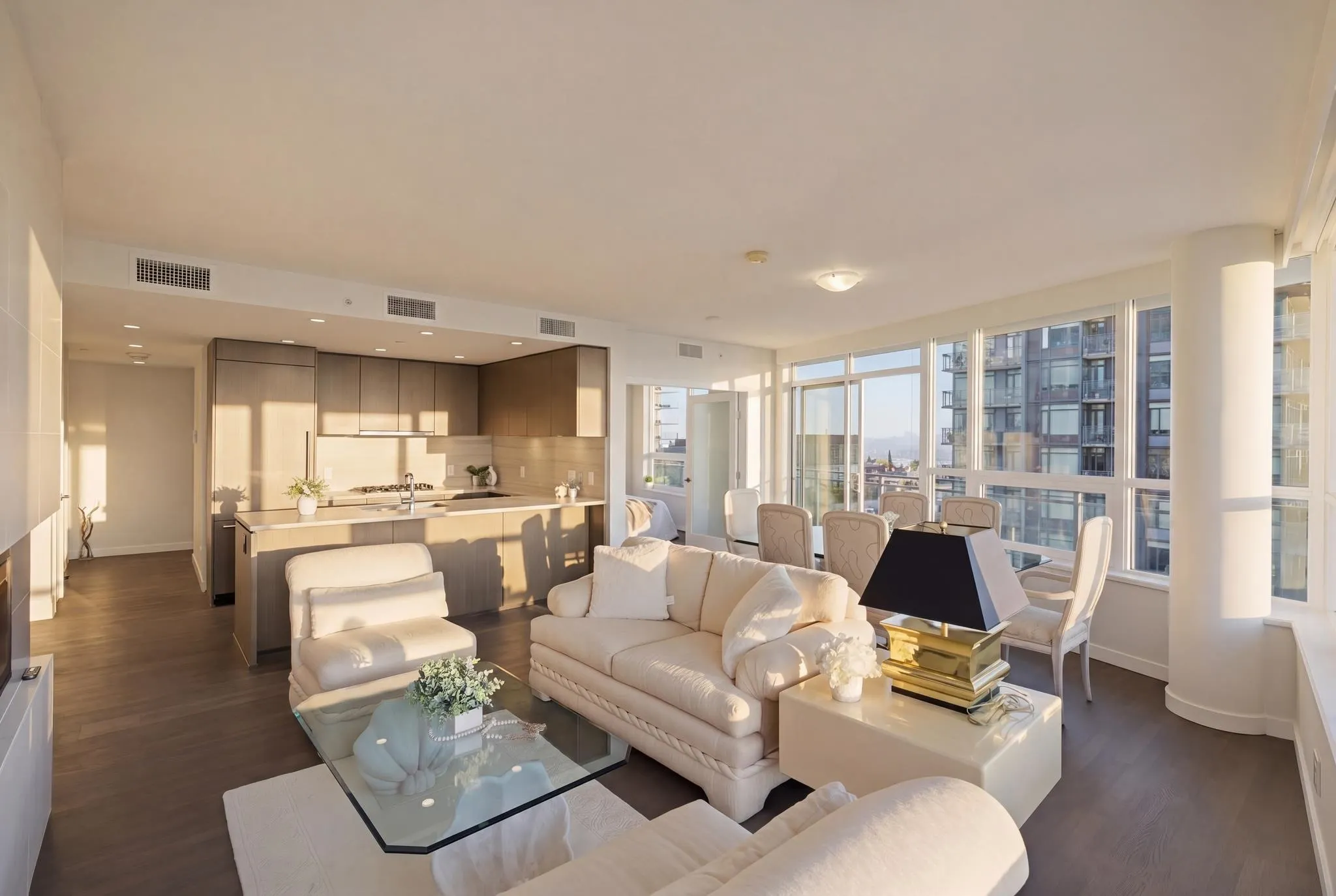 112 E 13th Street #906