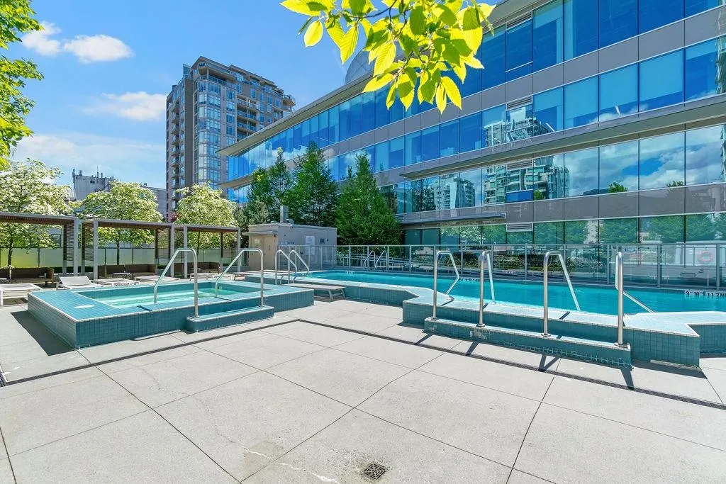 112 E 13th Street #906