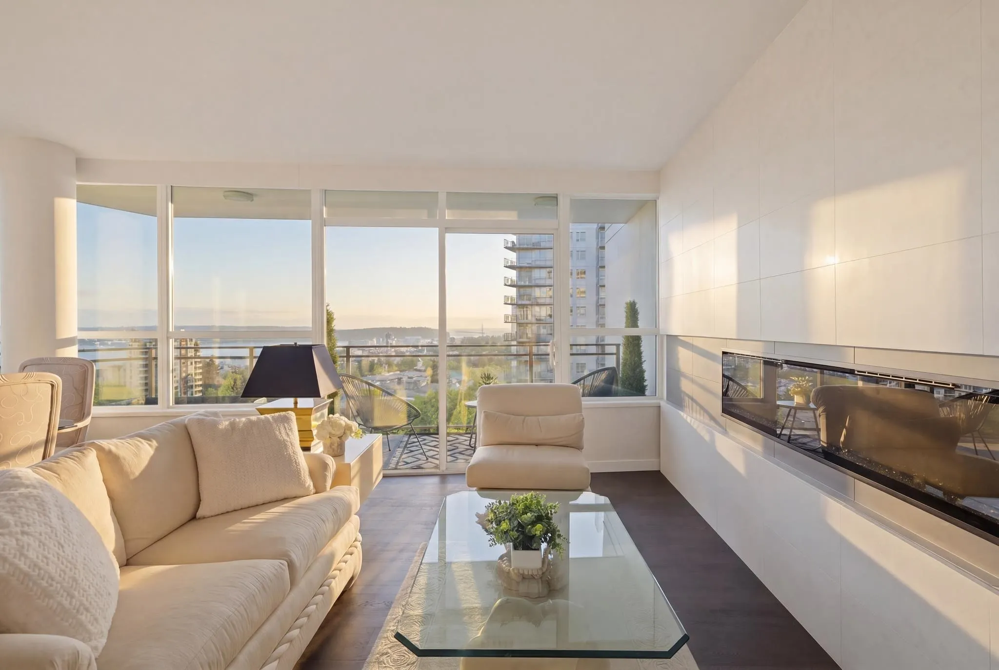 112 E 13th Street #906