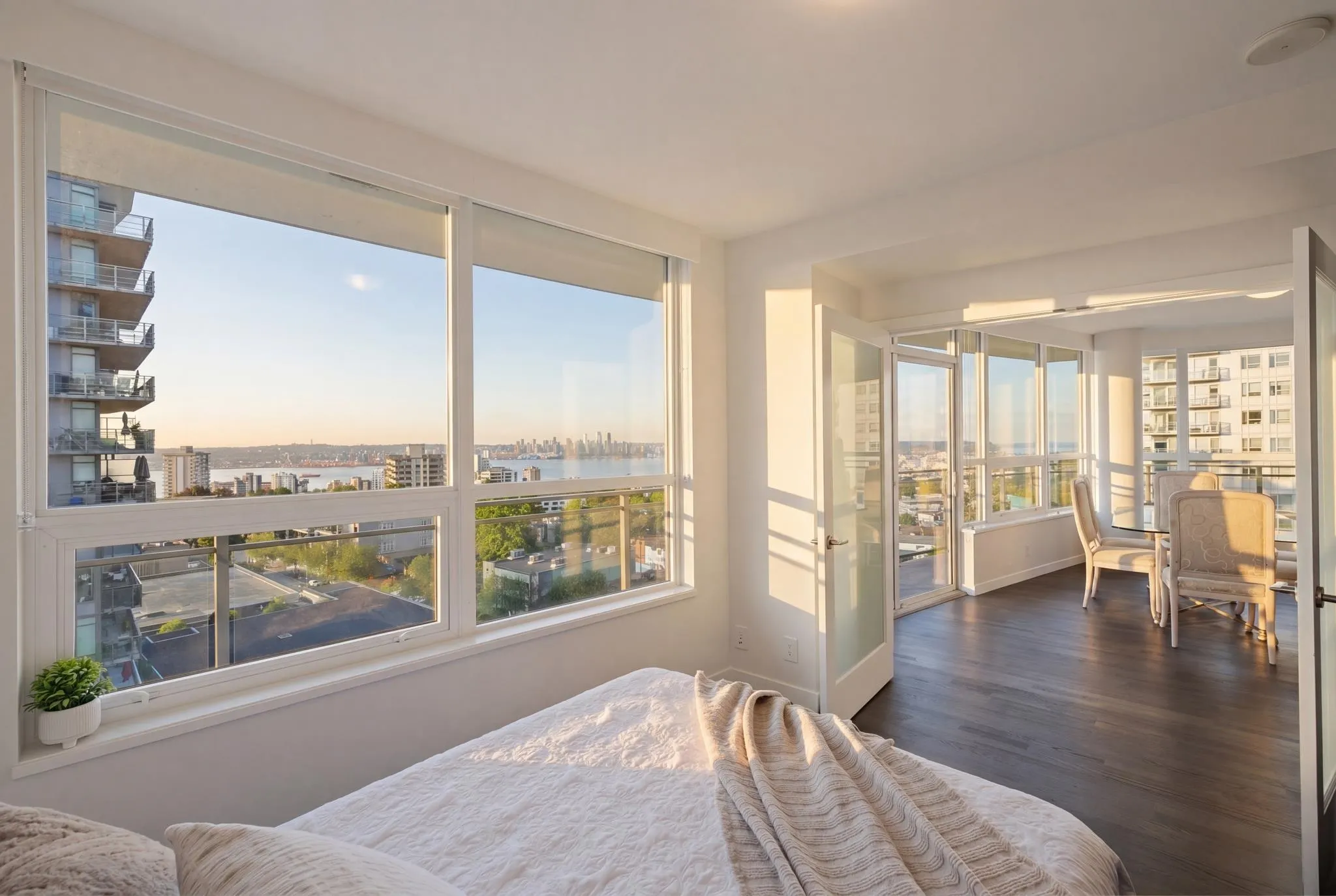 112 E 13th Street #906