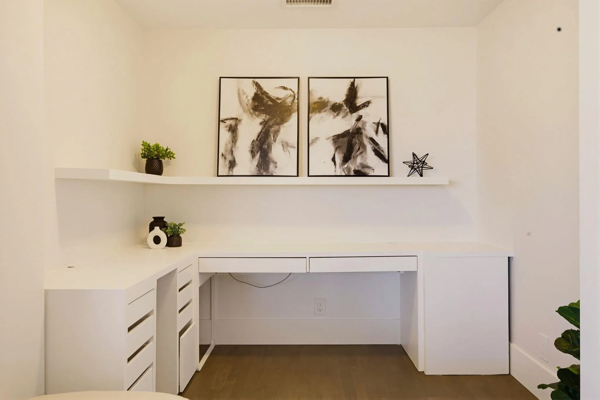 112 E 13th Street #906