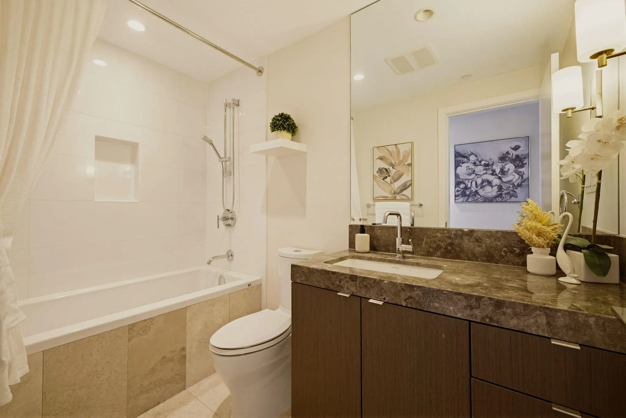 112 E 13th Street #906