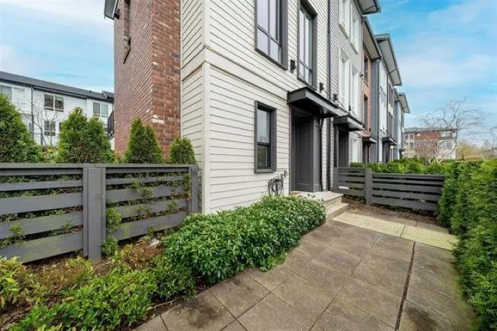15828 27 Avenue #8