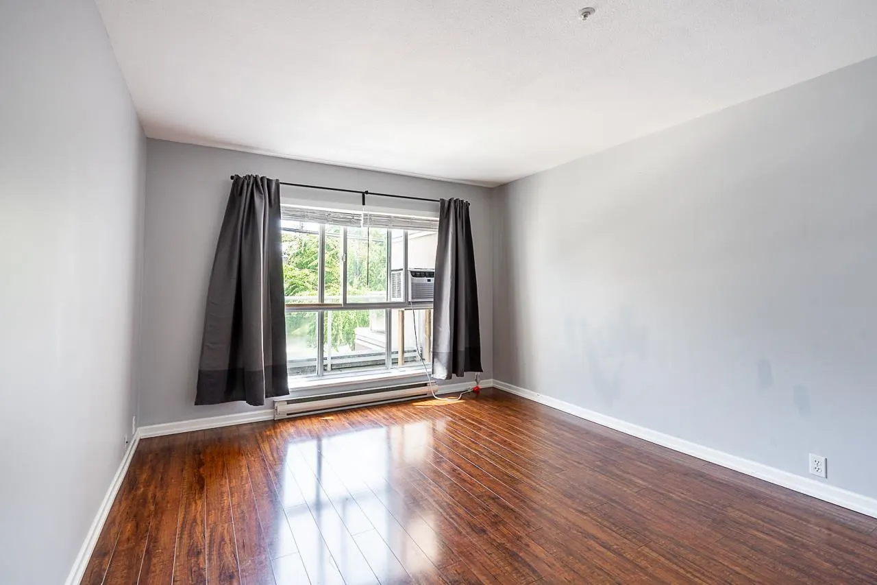 5499 203 Street #206