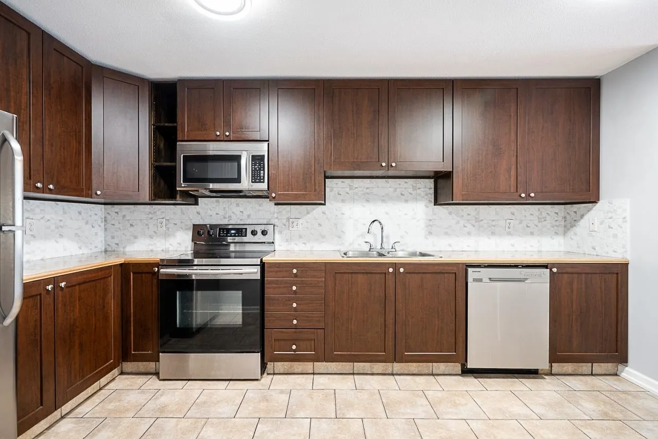5499 203 Street #206
