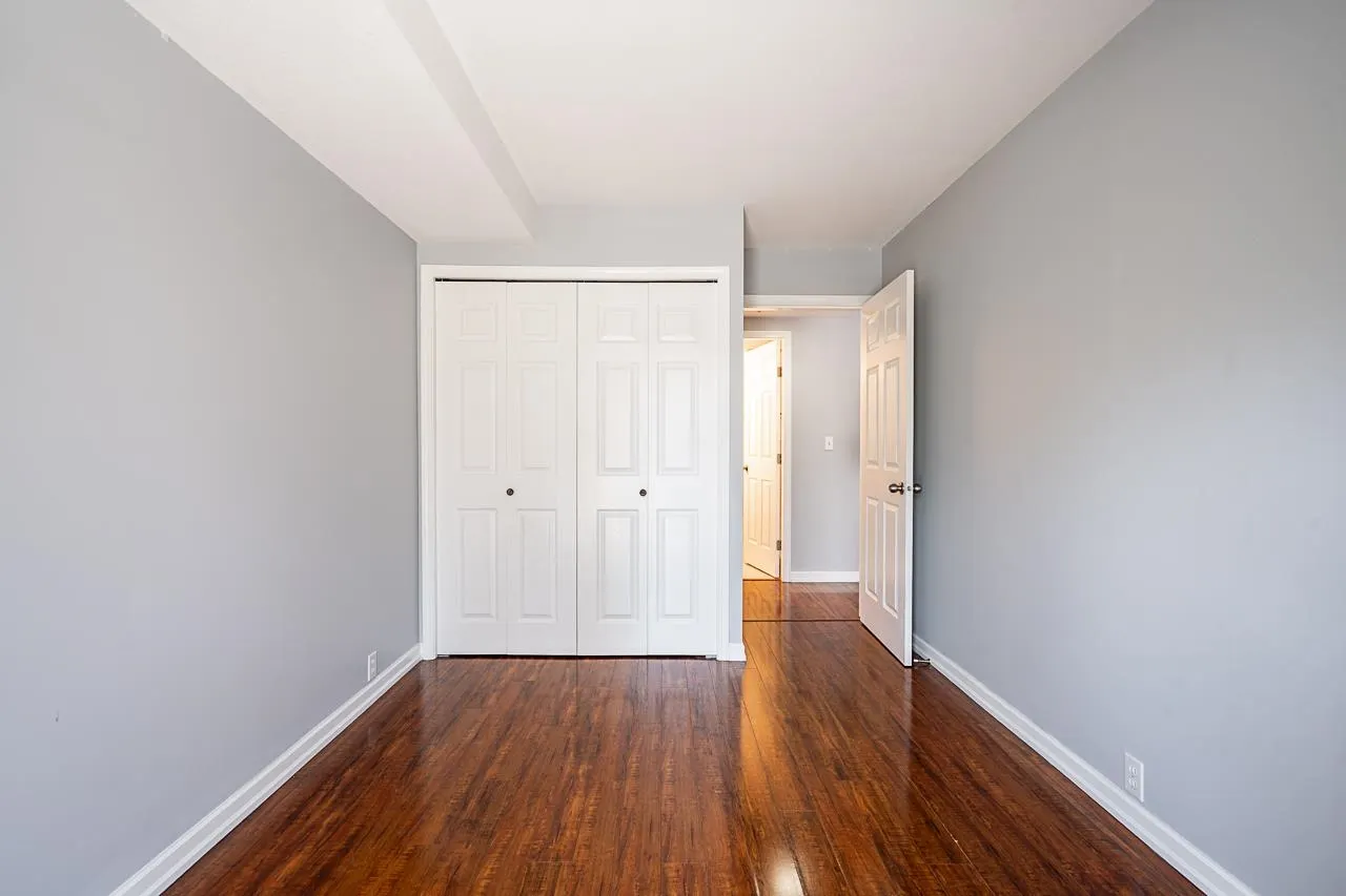 5499 203 Street #206