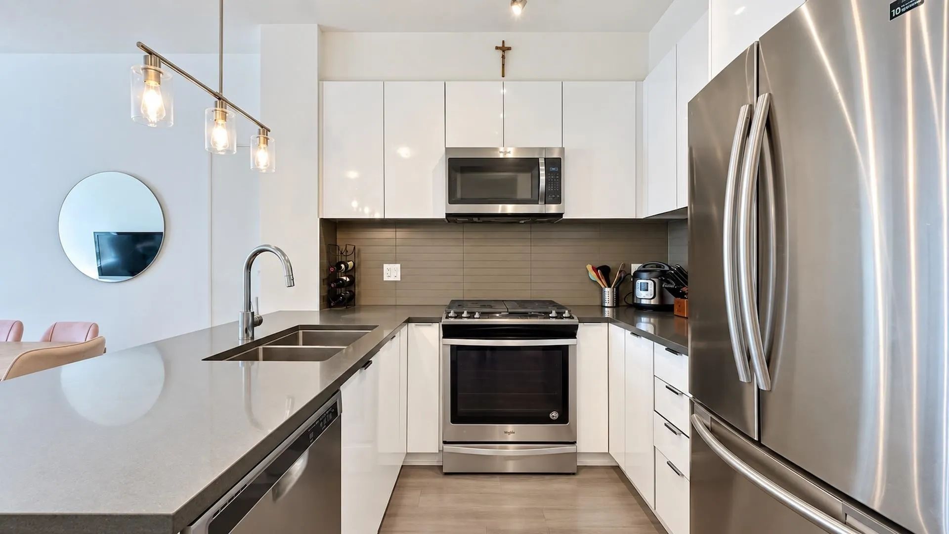 15137 33 Avenue #213