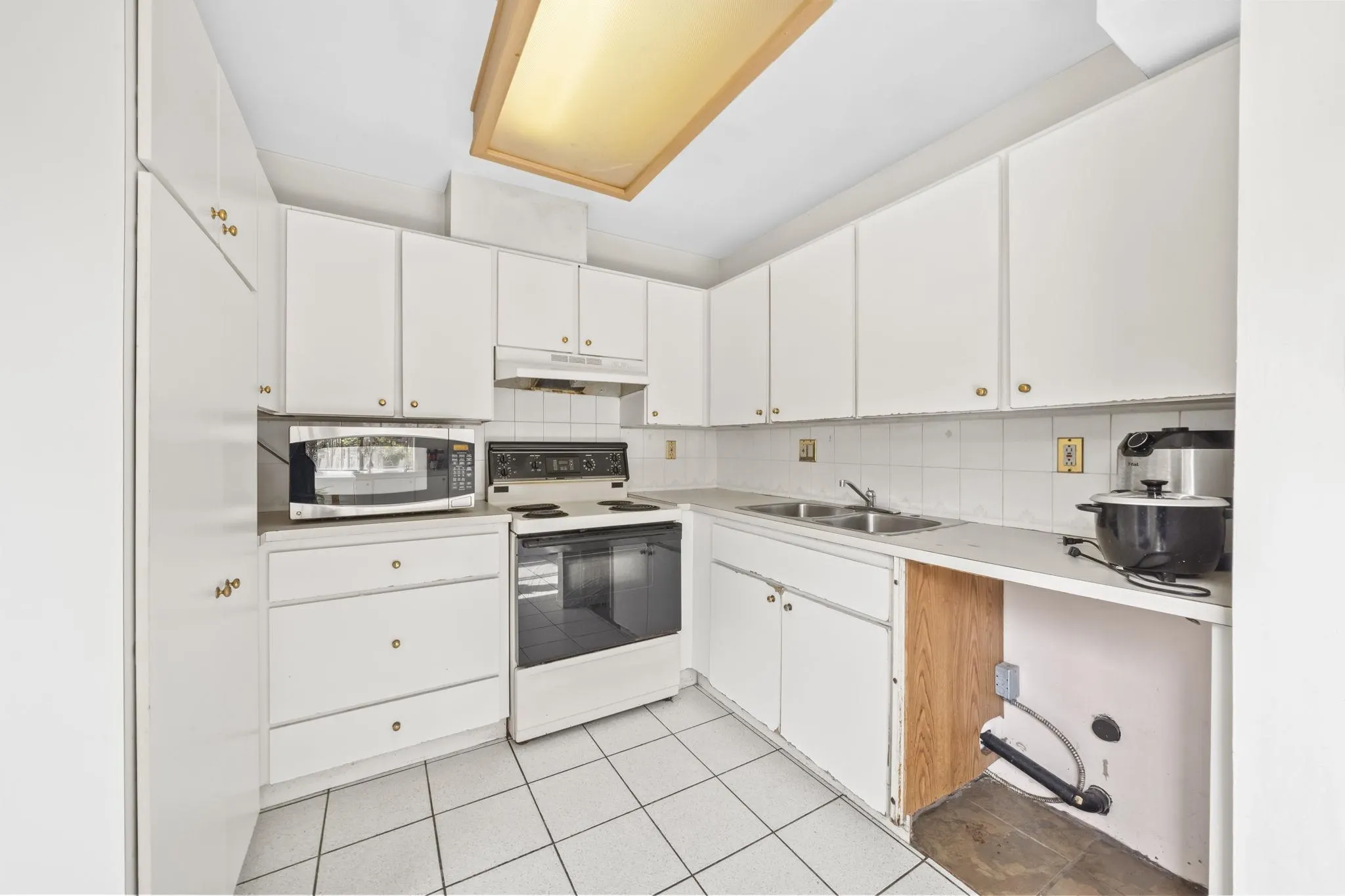 8406 No. 1 Road