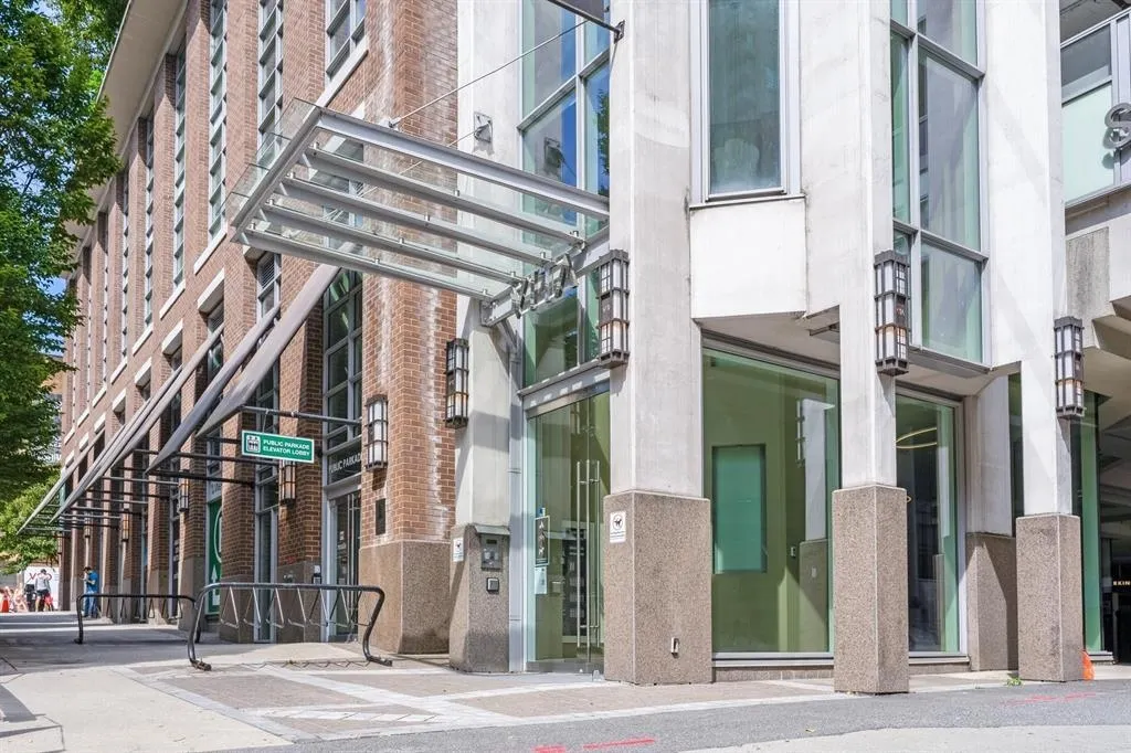 565 Smithe Street #701