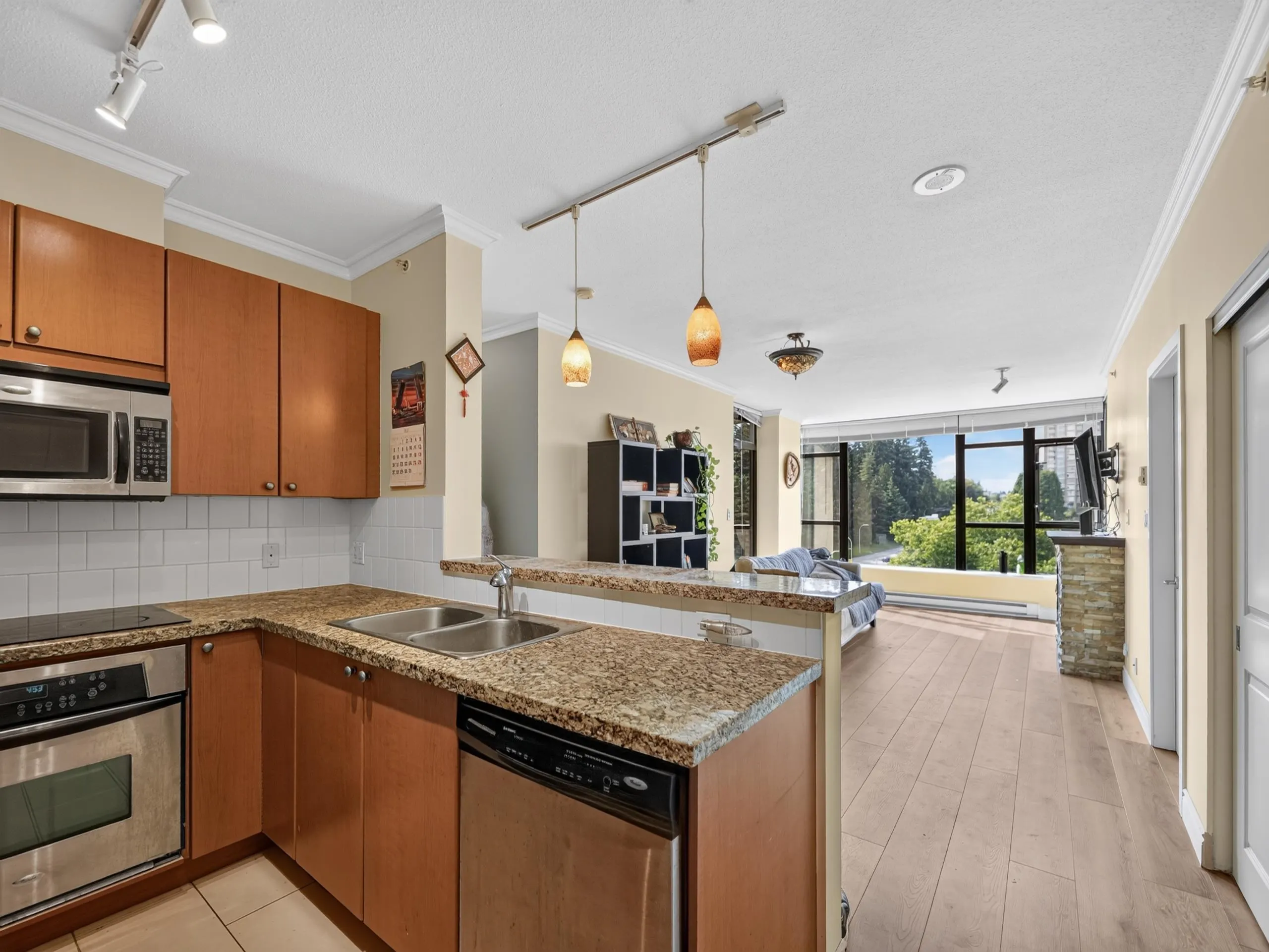 11 E Royal Avenue #1101