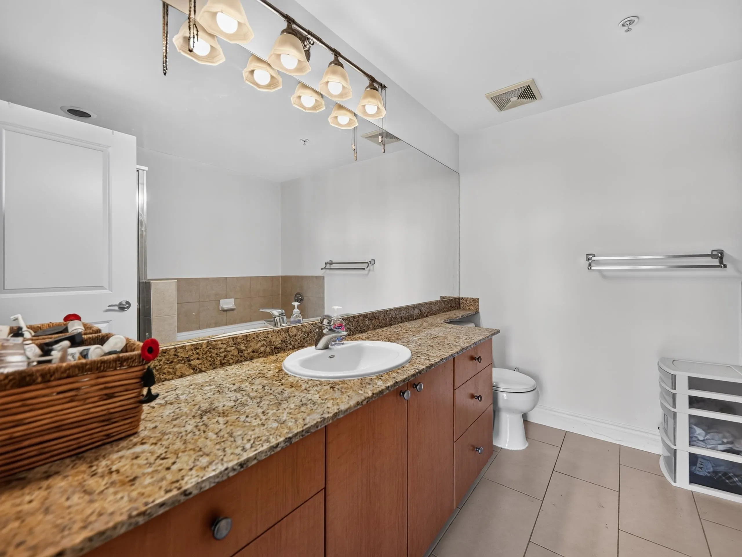 11 E Royal Avenue #1101