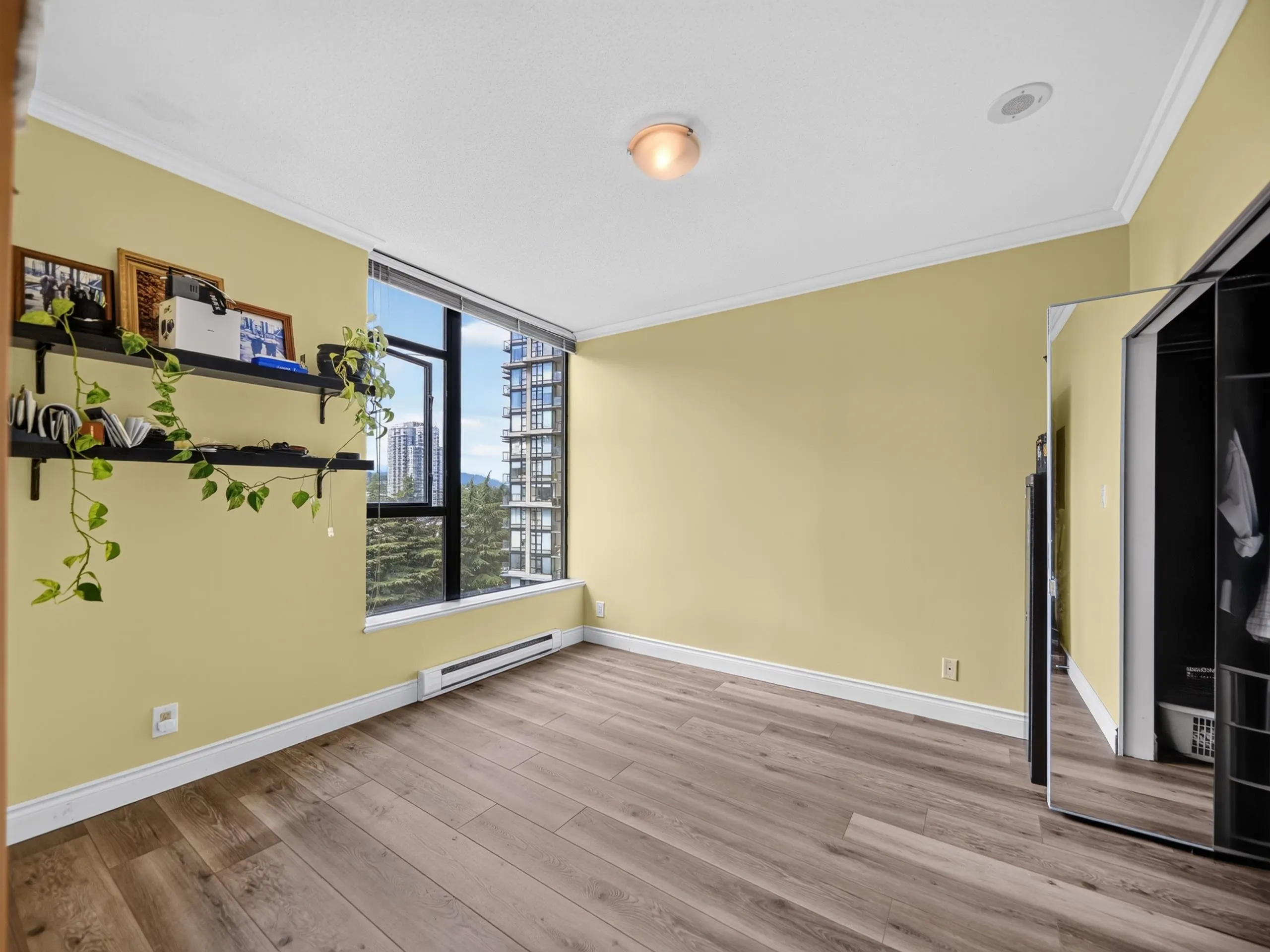 11 E Royal Avenue #1101