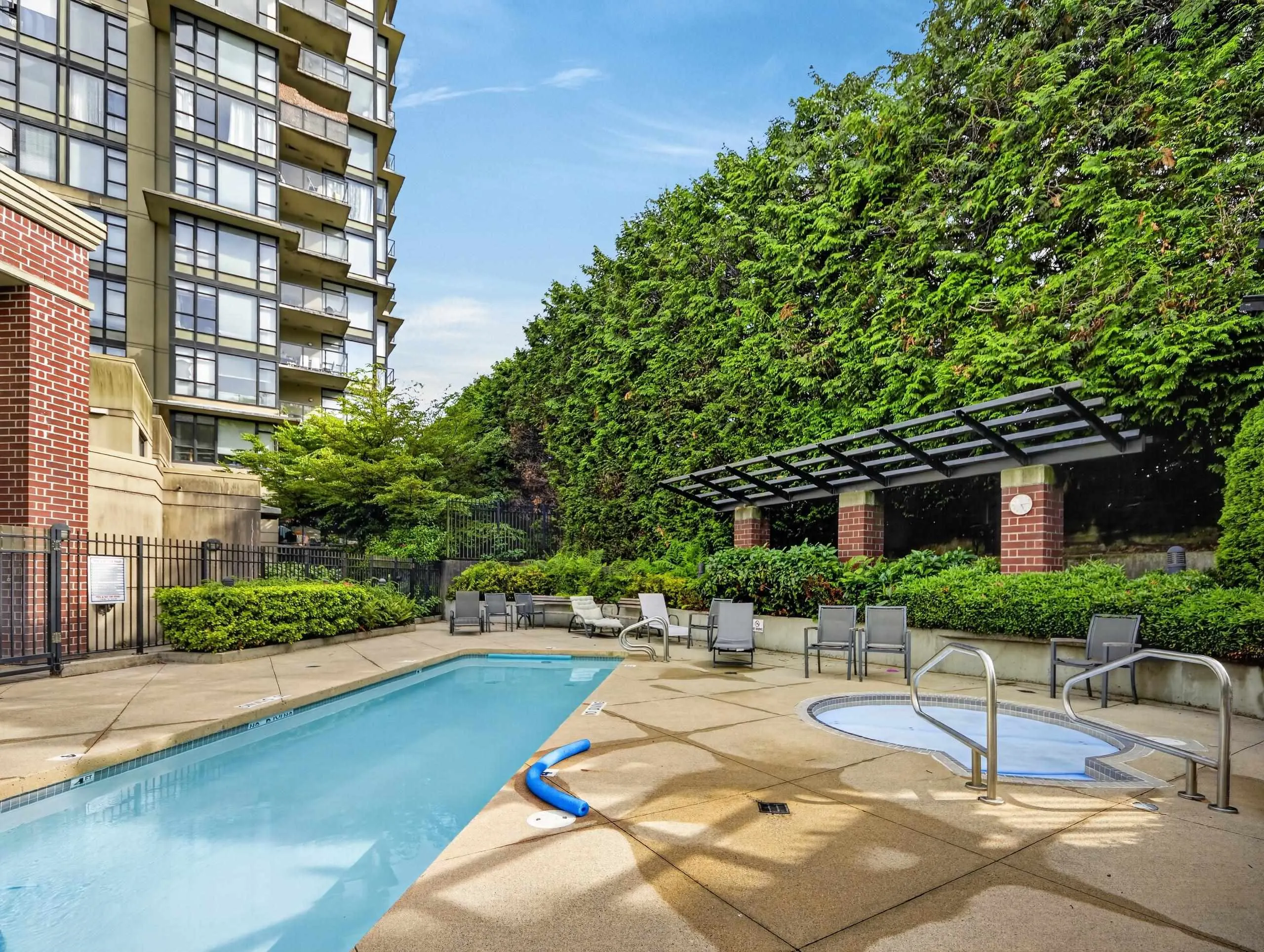 11 E Royal Avenue #1101