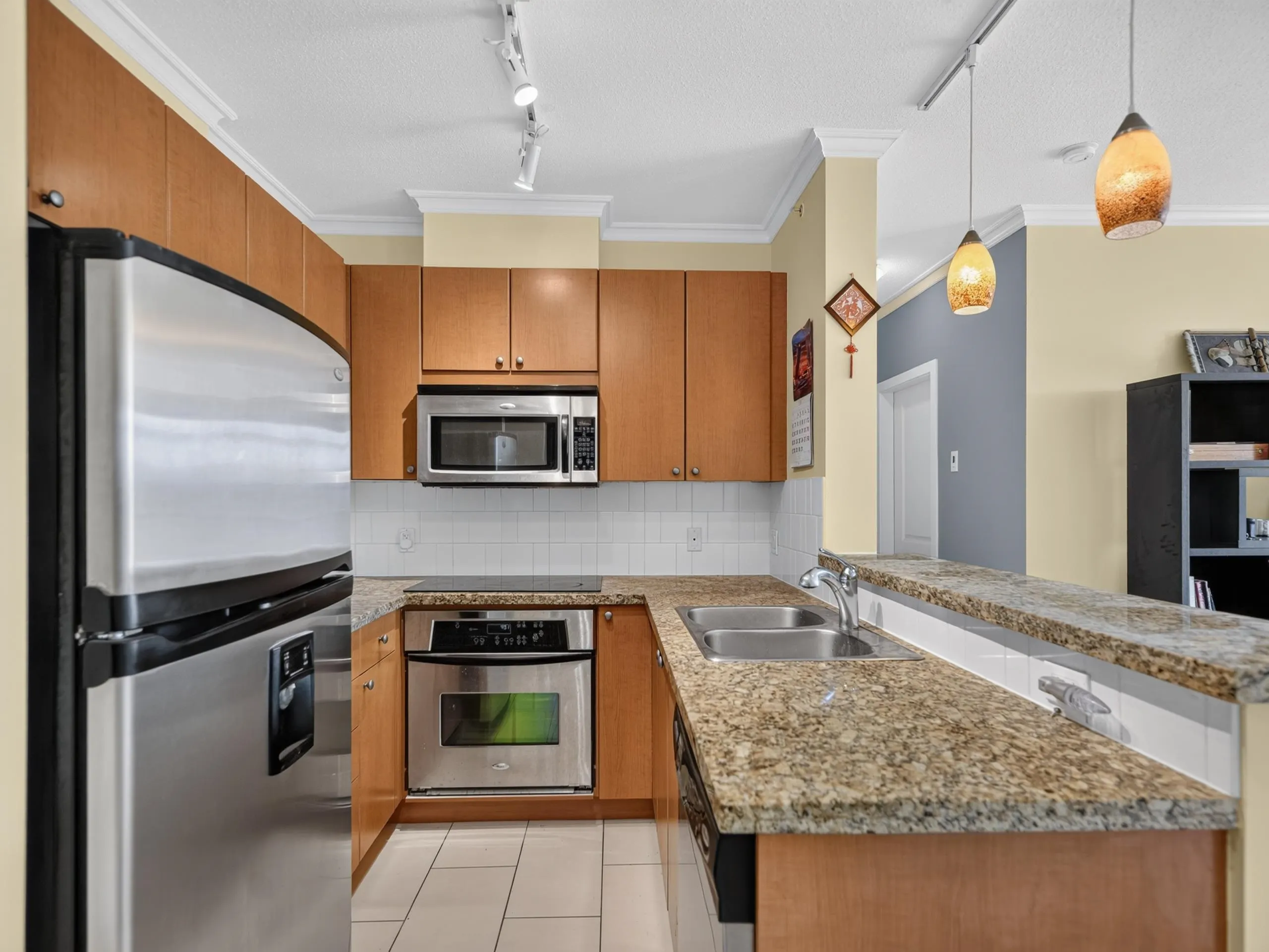 11 E Royal Avenue #1101
