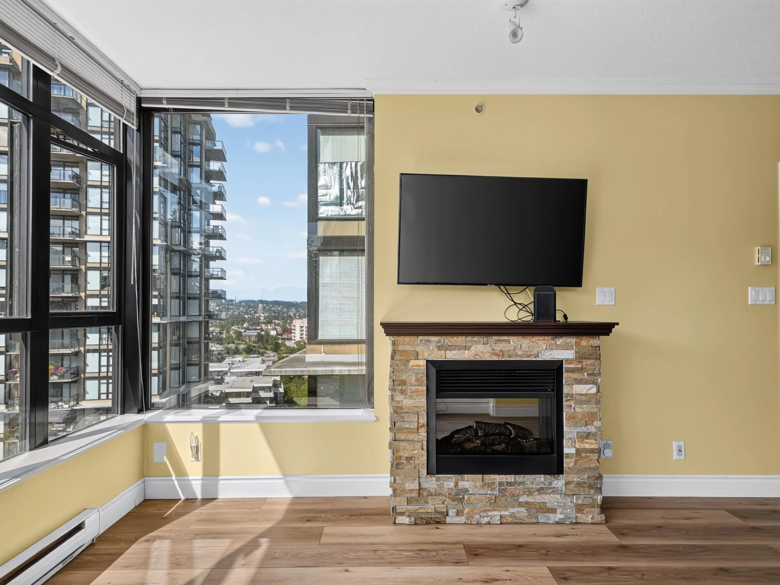 11 E Royal Avenue #1101
